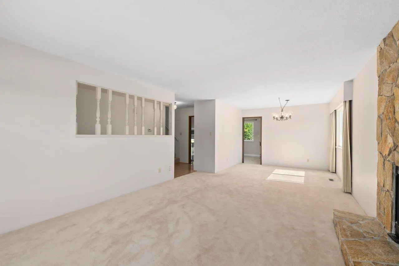 1605 Hemlock Place