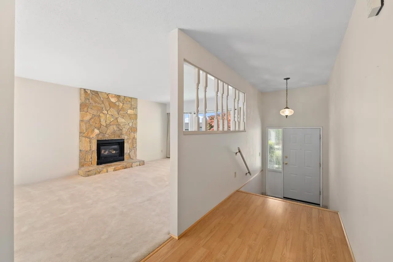 1605 Hemlock Place