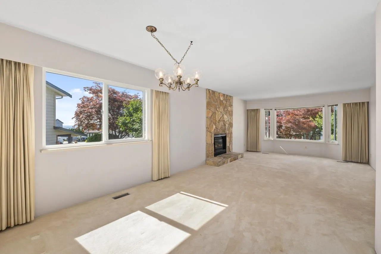 1605 Hemlock Place