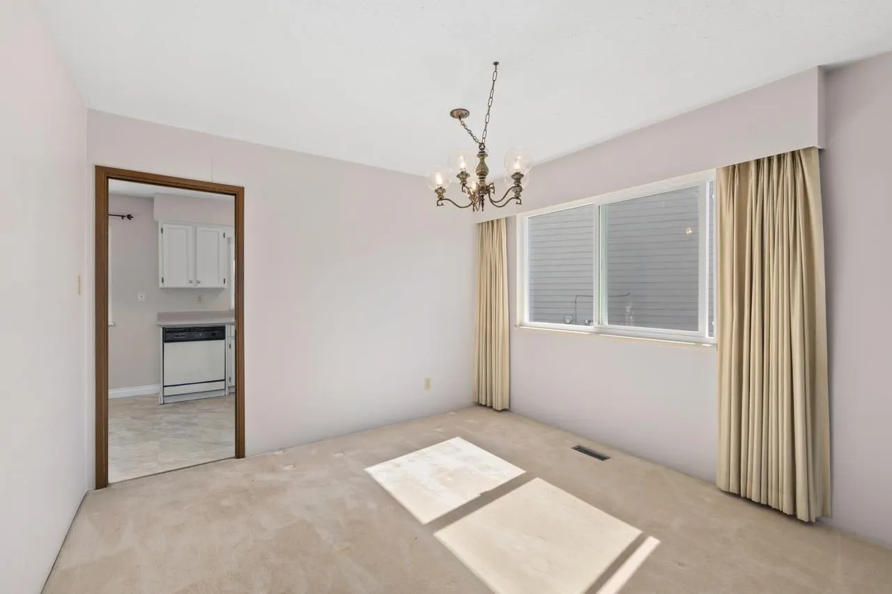 1605 Hemlock Place