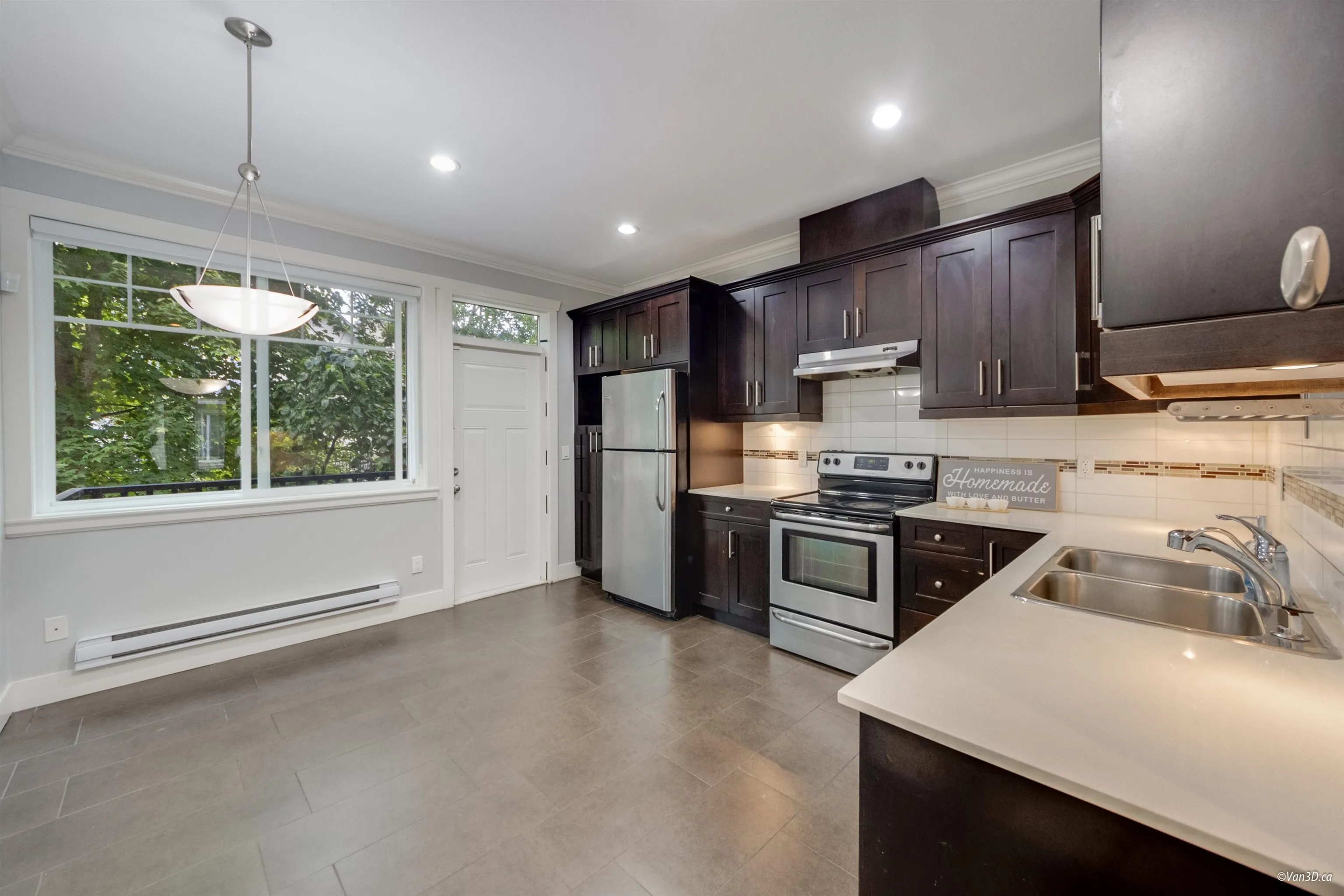 40 15399 Guildford Drive