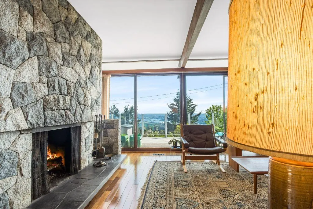 1132 Crestline Road