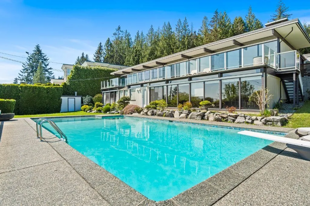 1132 Crestline Road