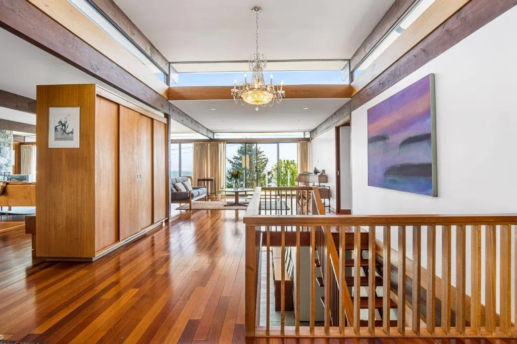 1132 Crestline Road
