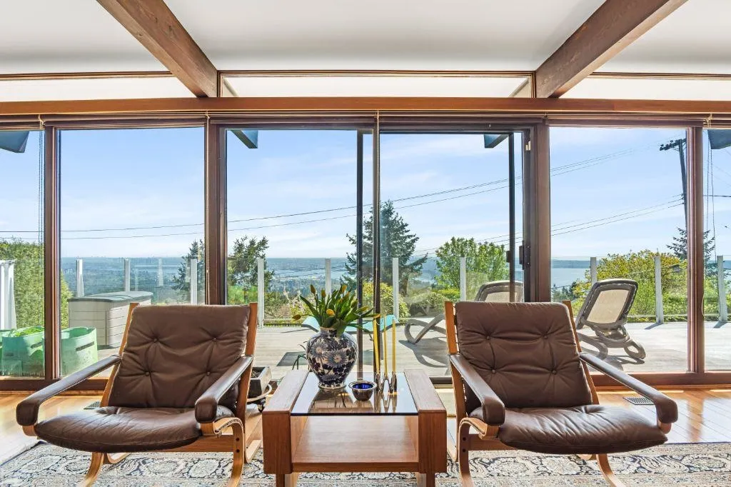 1132 Crestline Road