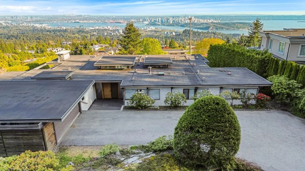 1132 Crestline Road