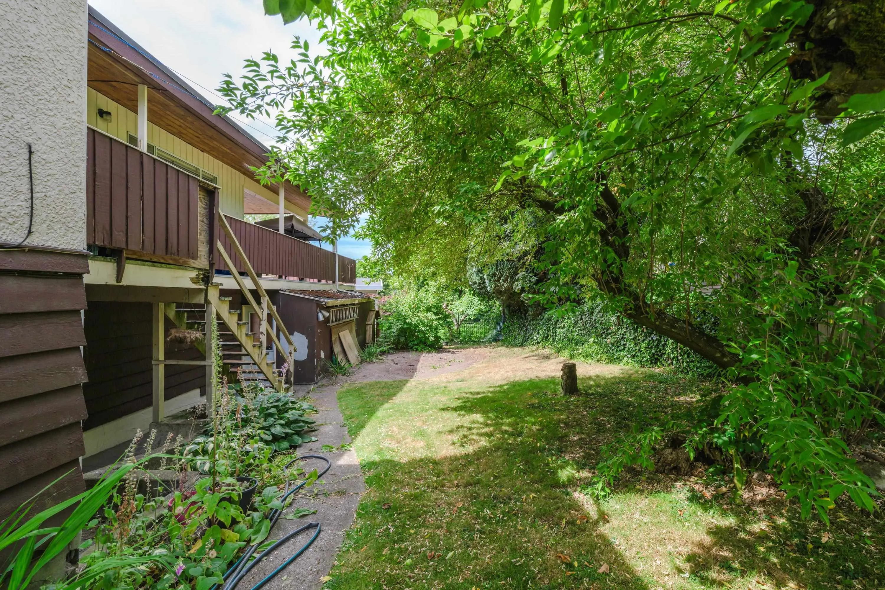 8916 Russell Drive