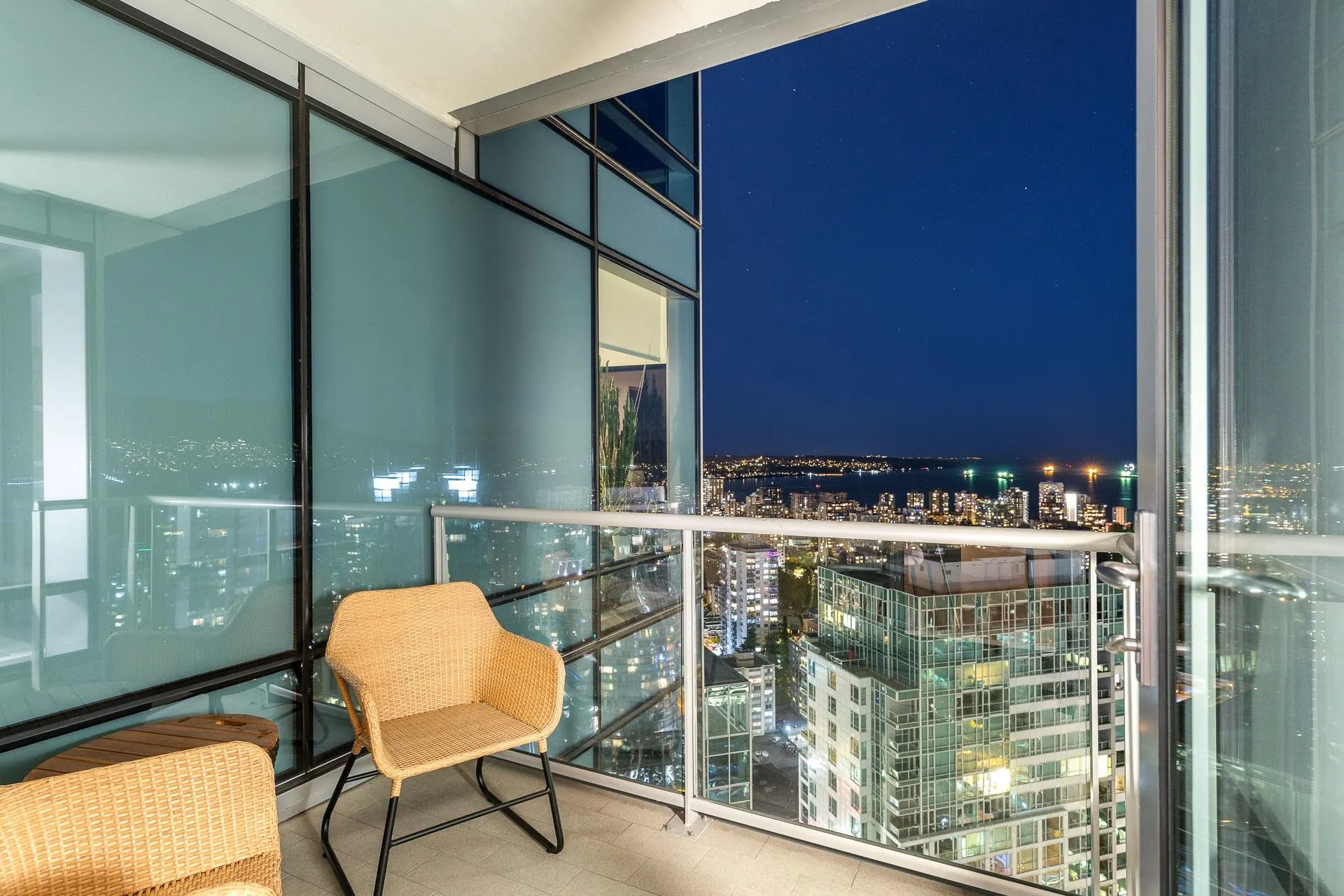 3801 1111 Alberni Street