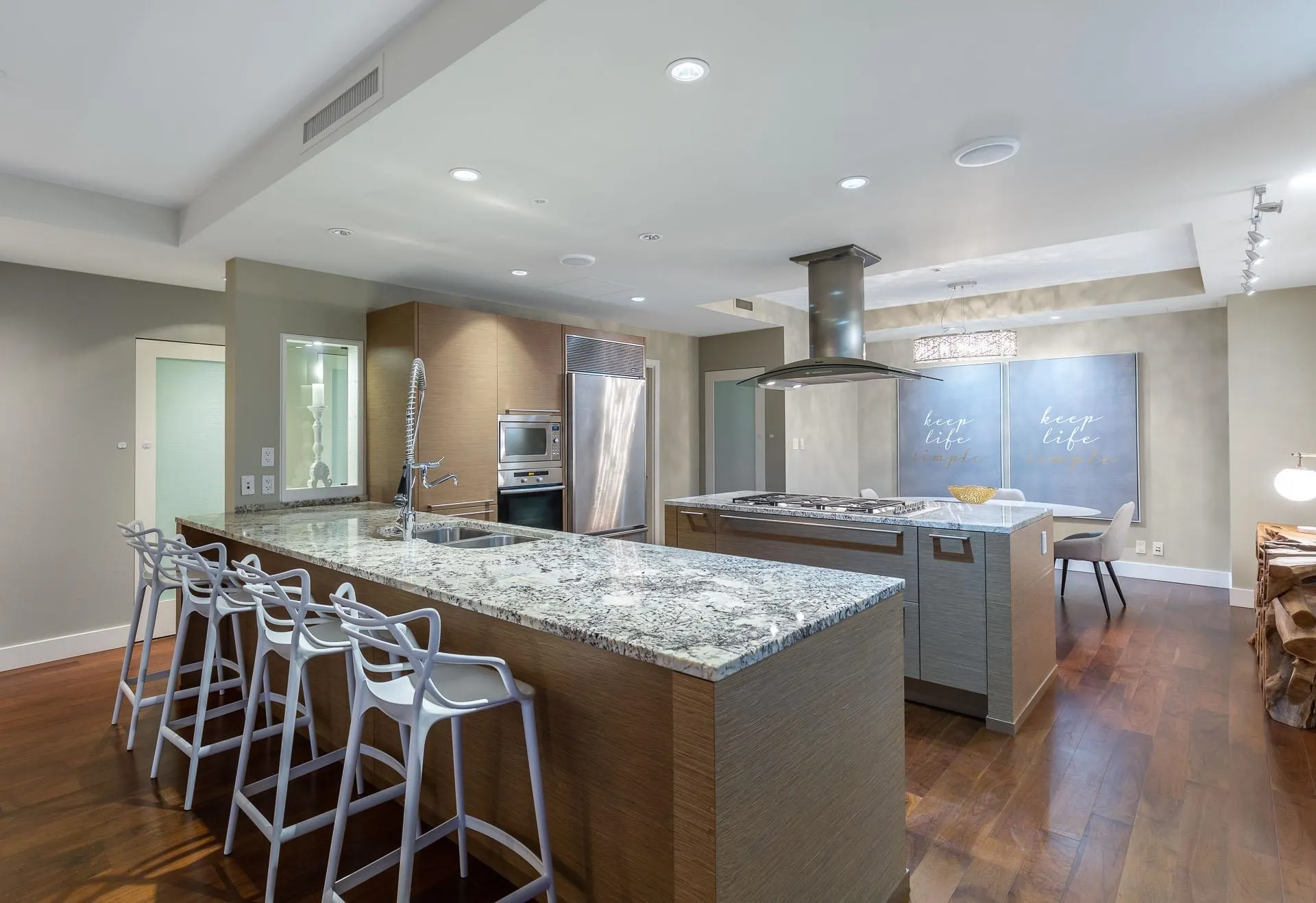 3801 1111 Alberni Street