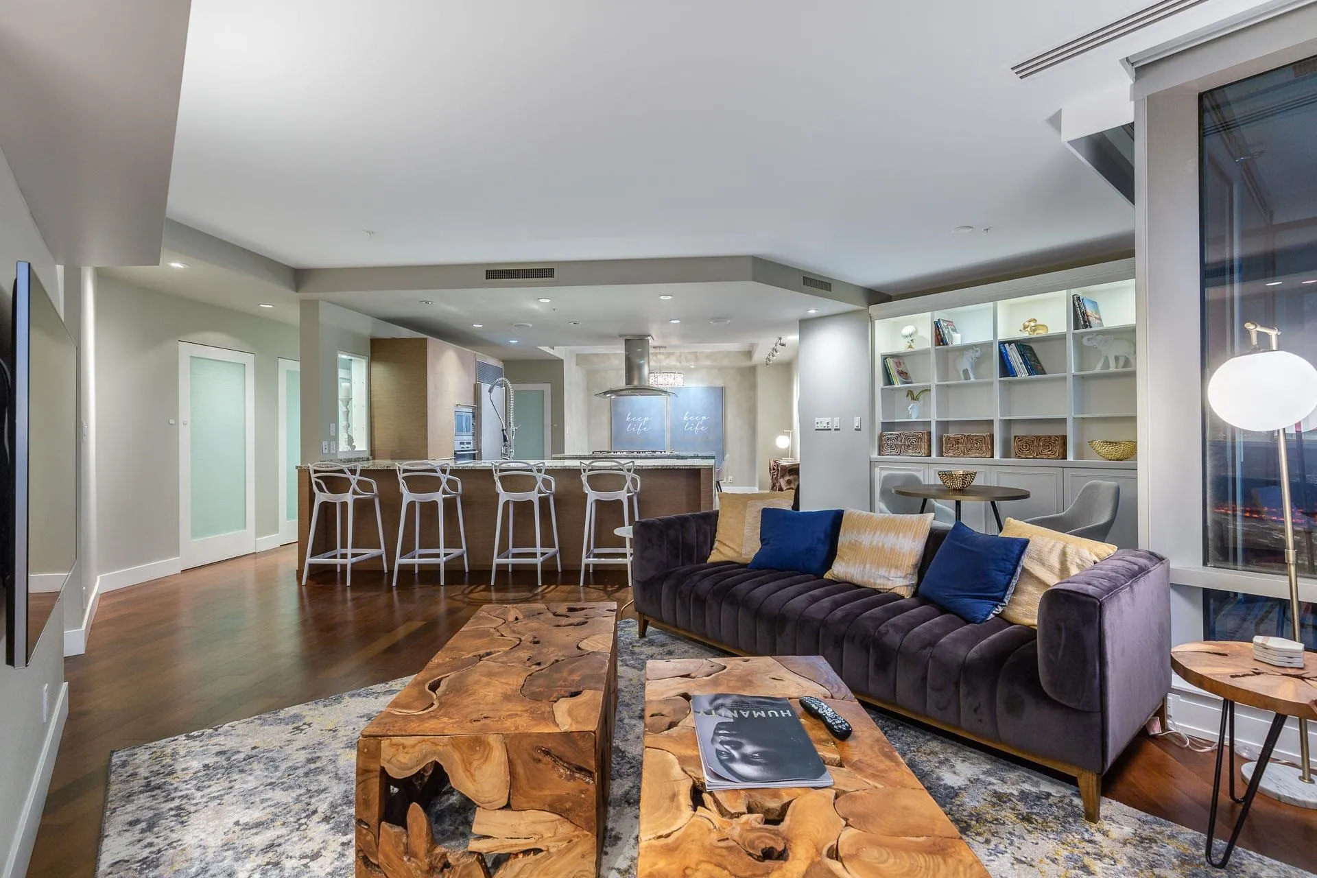 3801 1111 Alberni Street