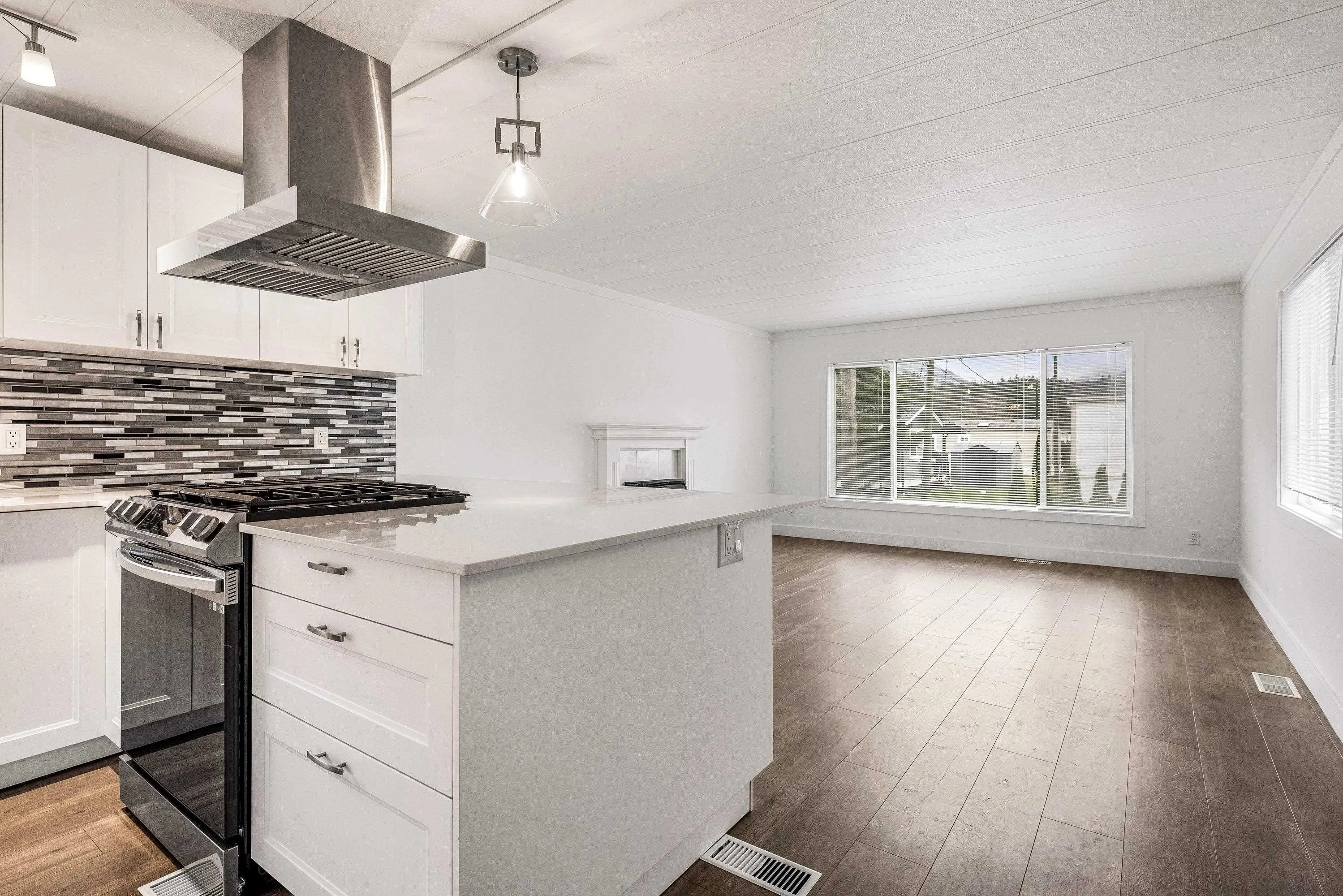 56 65367 Kawkawa Lake Road