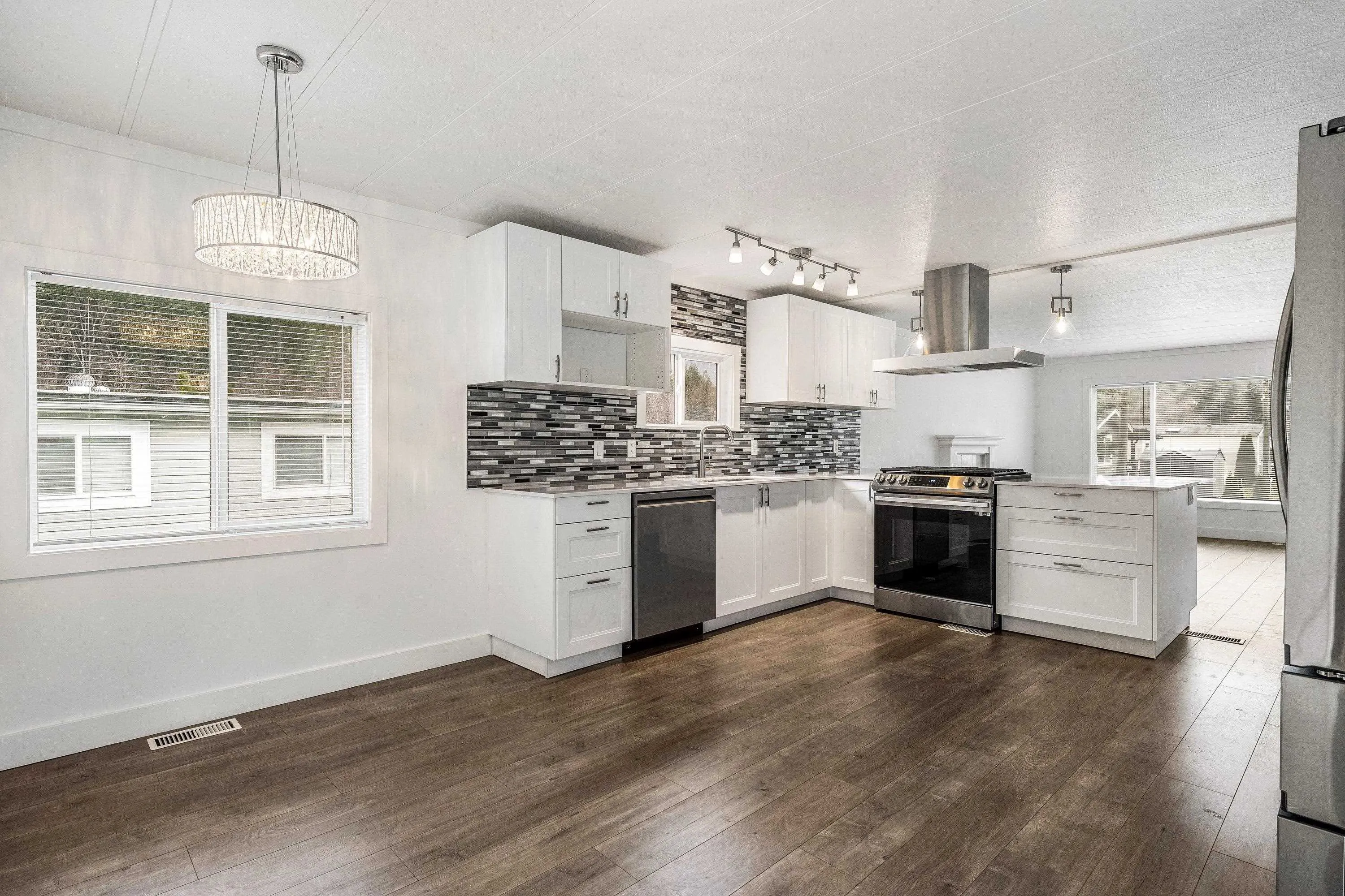 56 65367 Kawkawa Lake Road