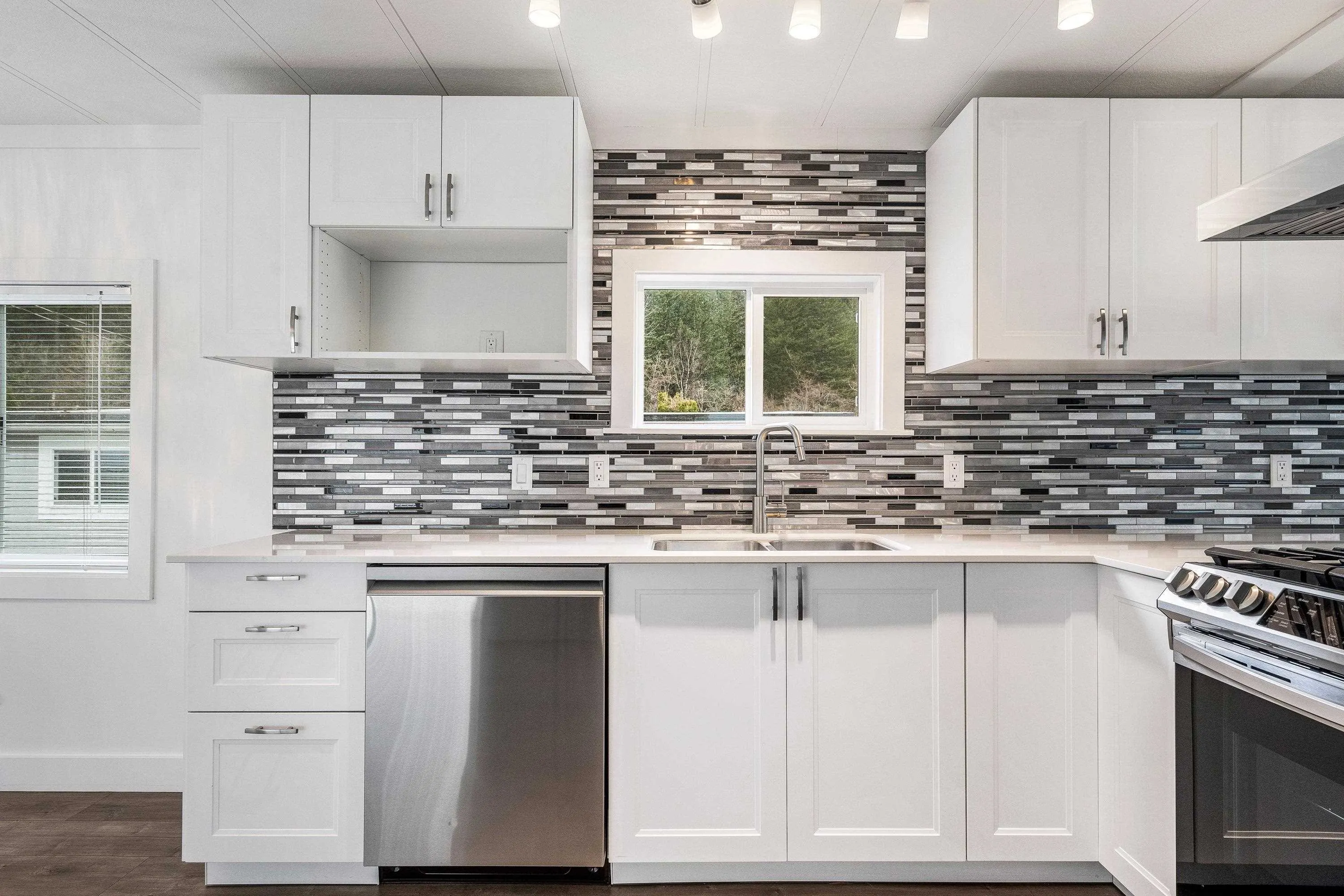 56 65367 Kawkawa Lake Road