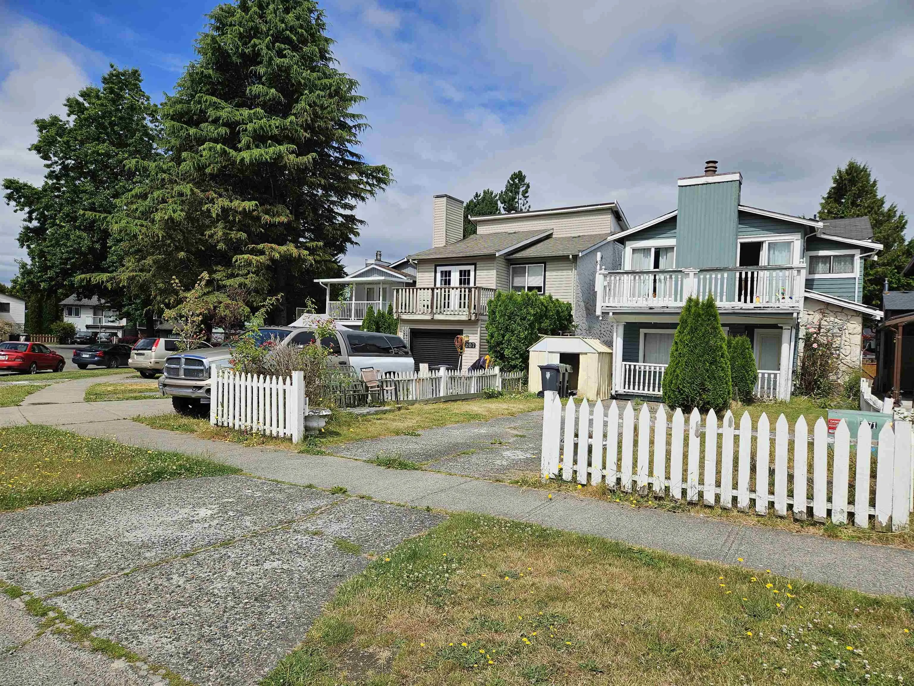 205 Davis Crescent