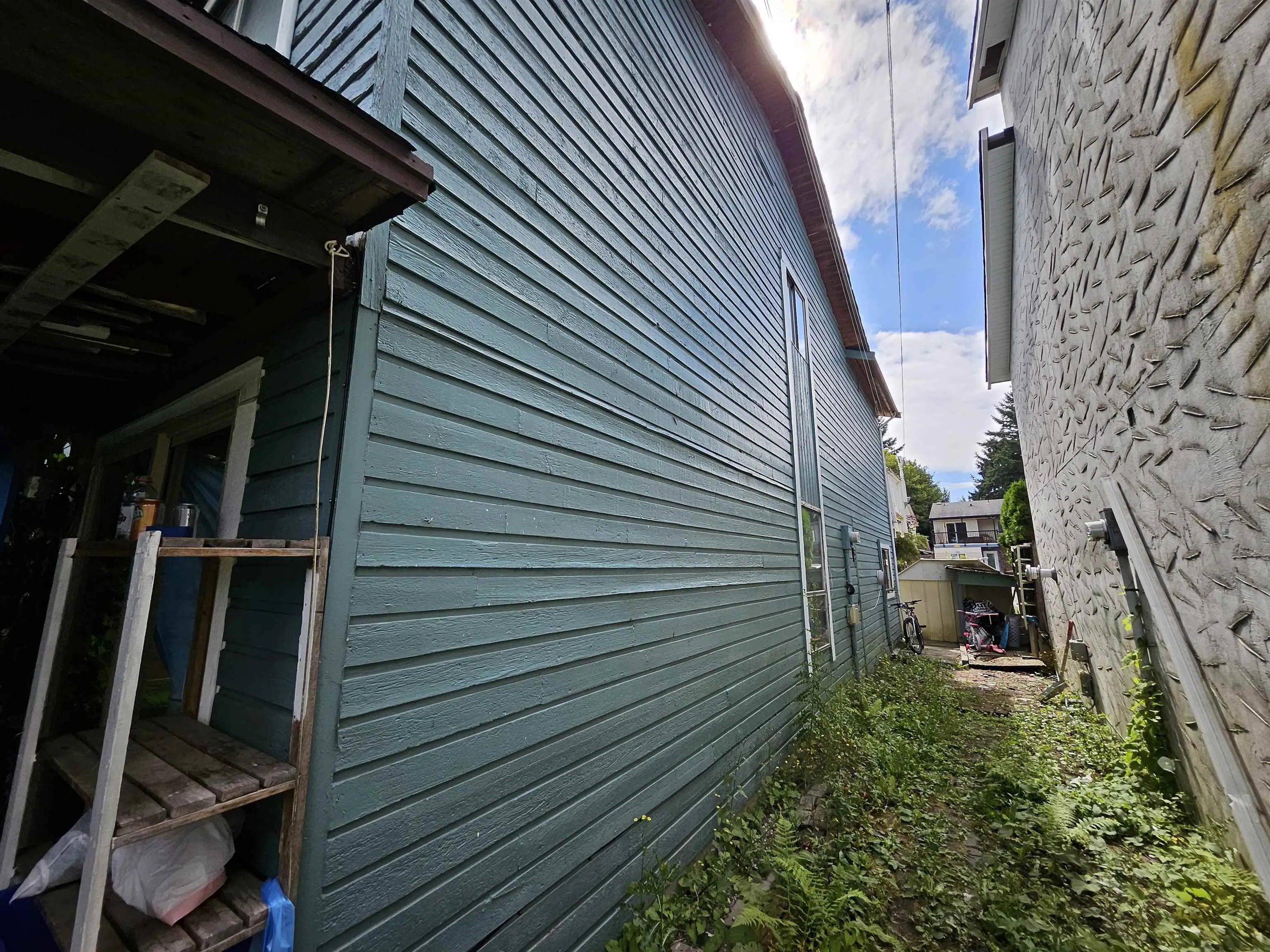 205 Davis Crescent