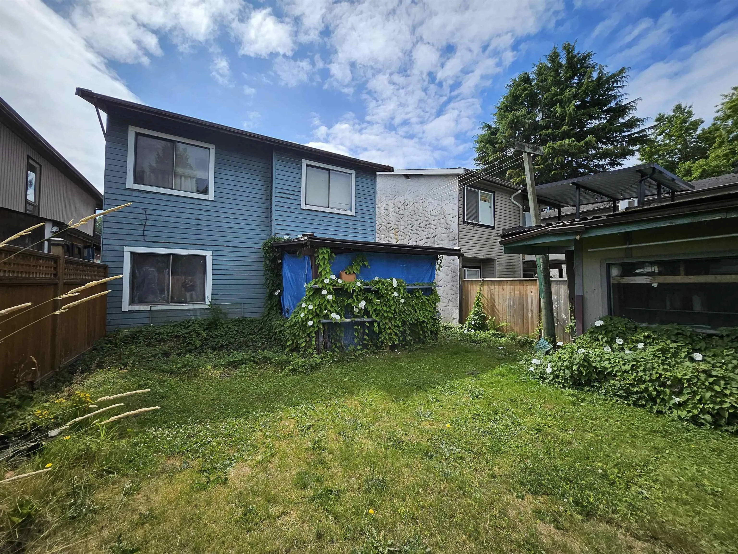 205 Davis Crescent