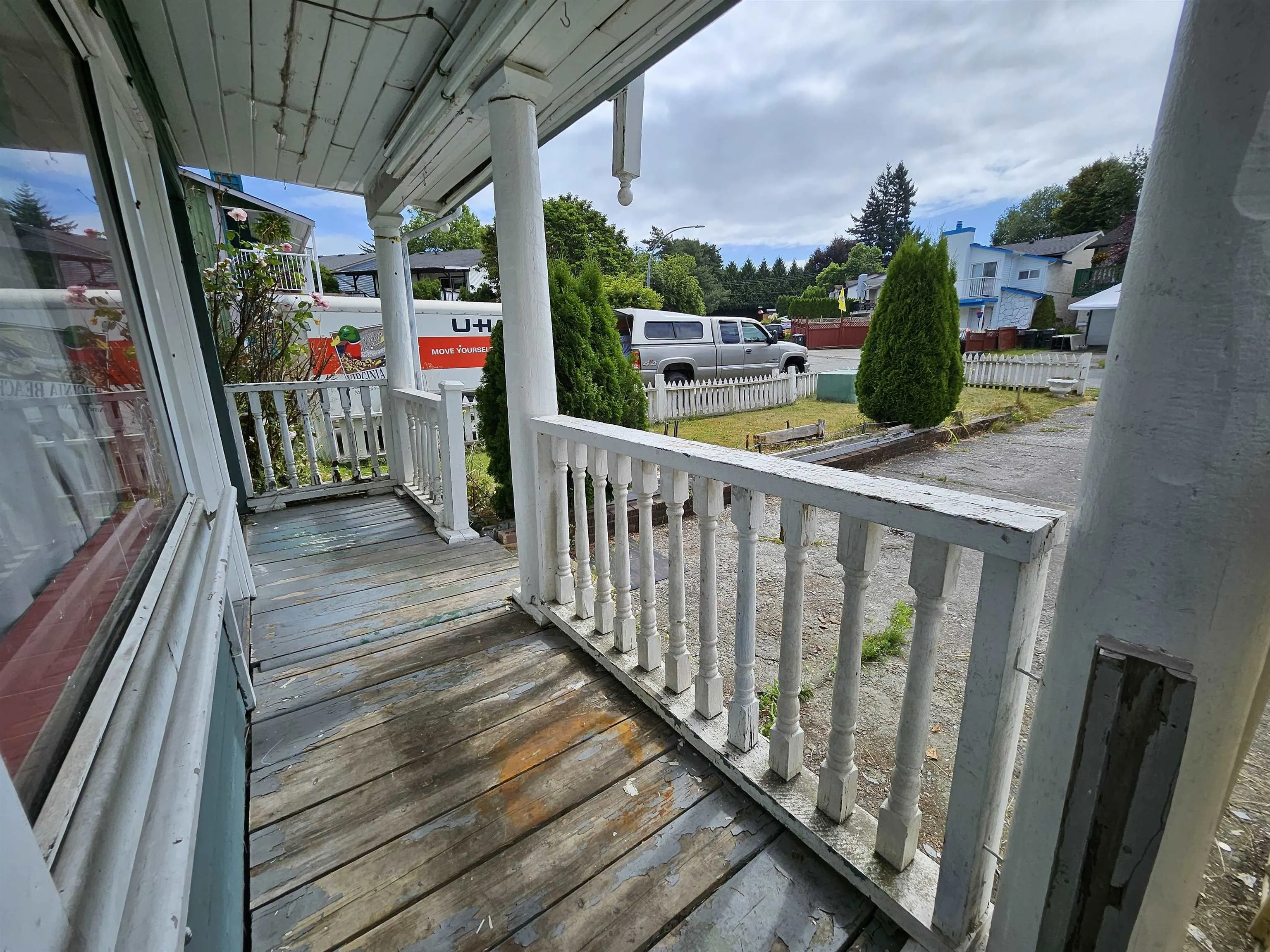 205 Davis Crescent
