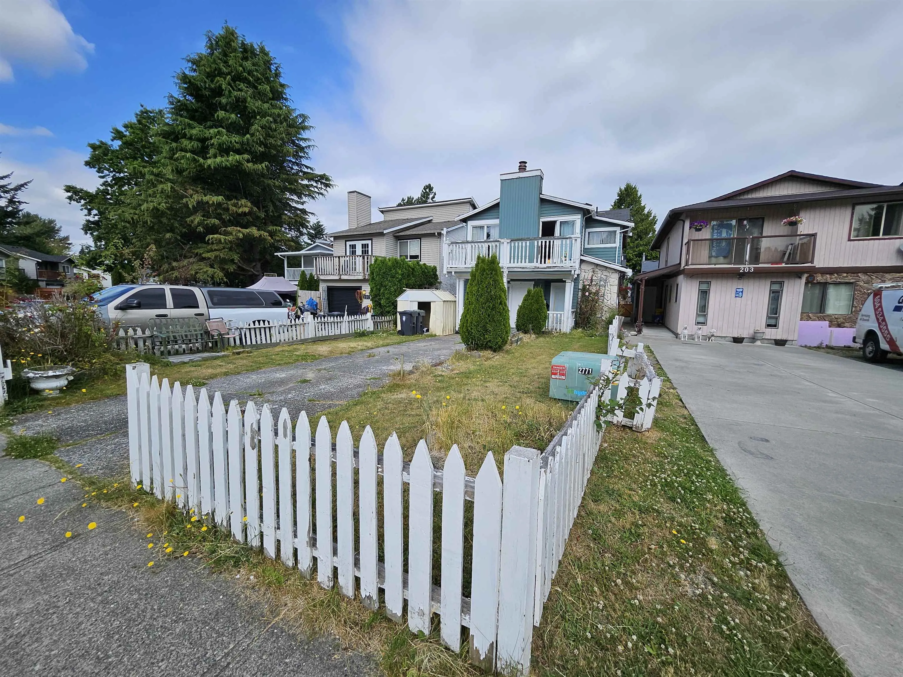 205 Davis Crescent