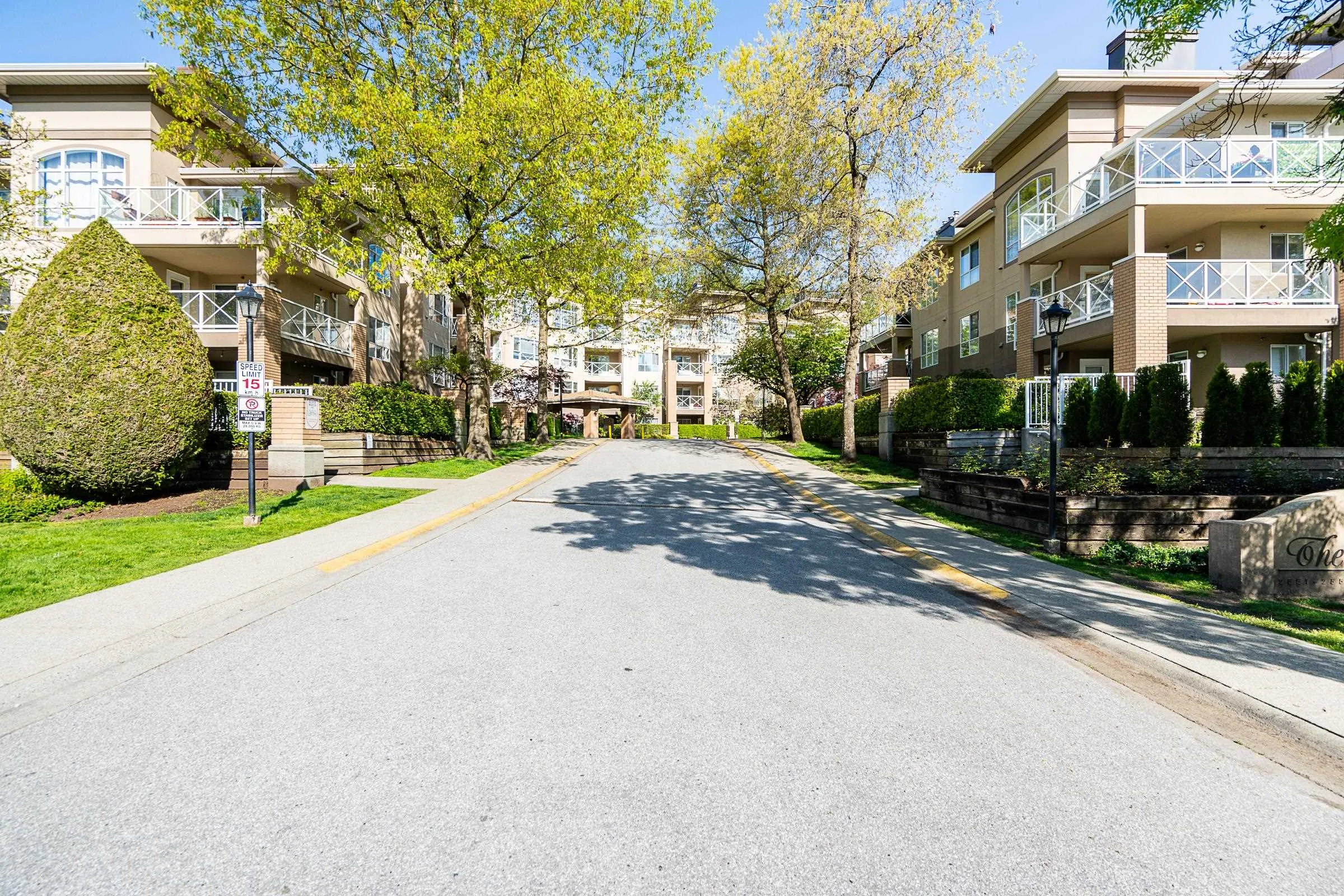 403 2559 Parkview Lane