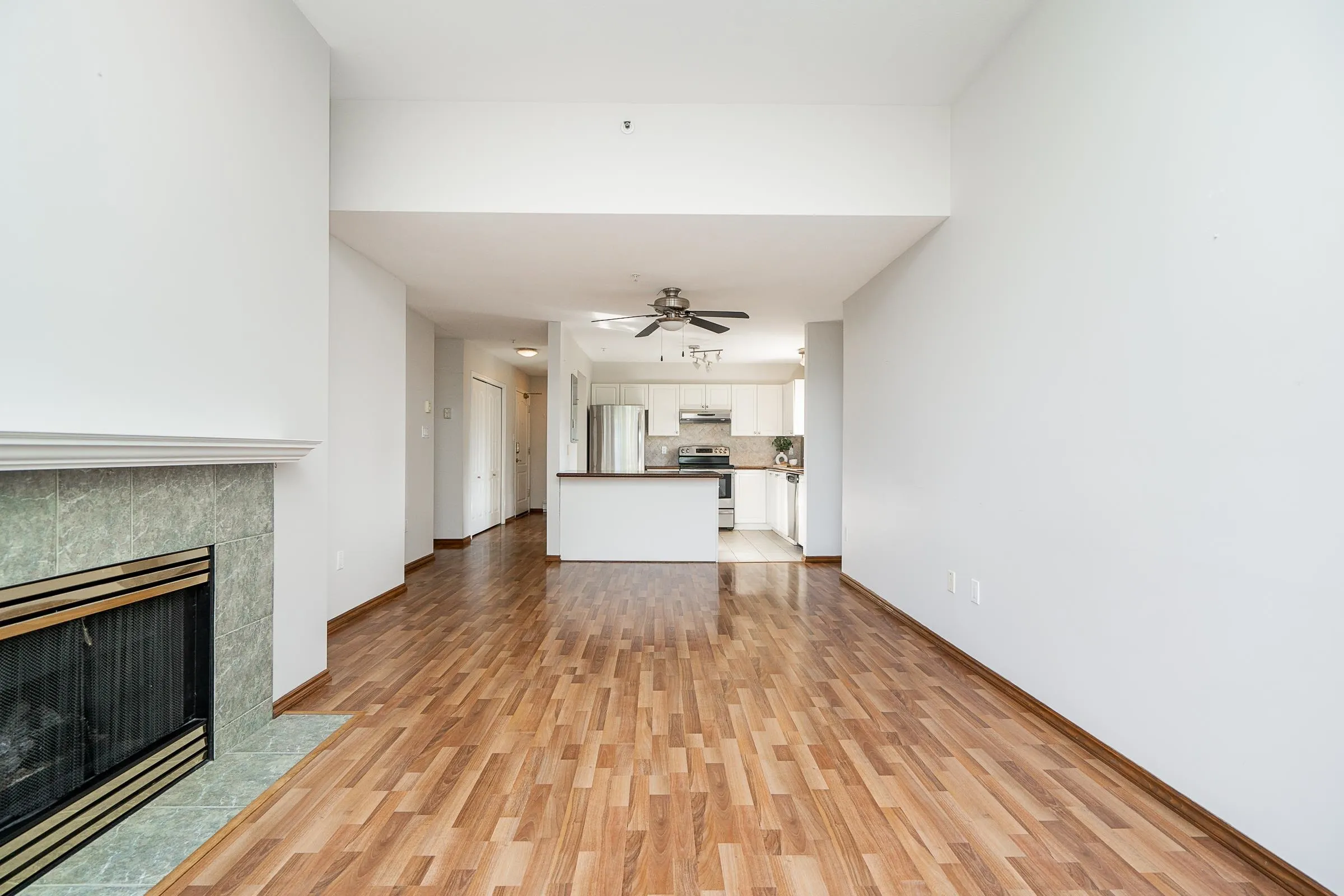403 2559 Parkview Lane