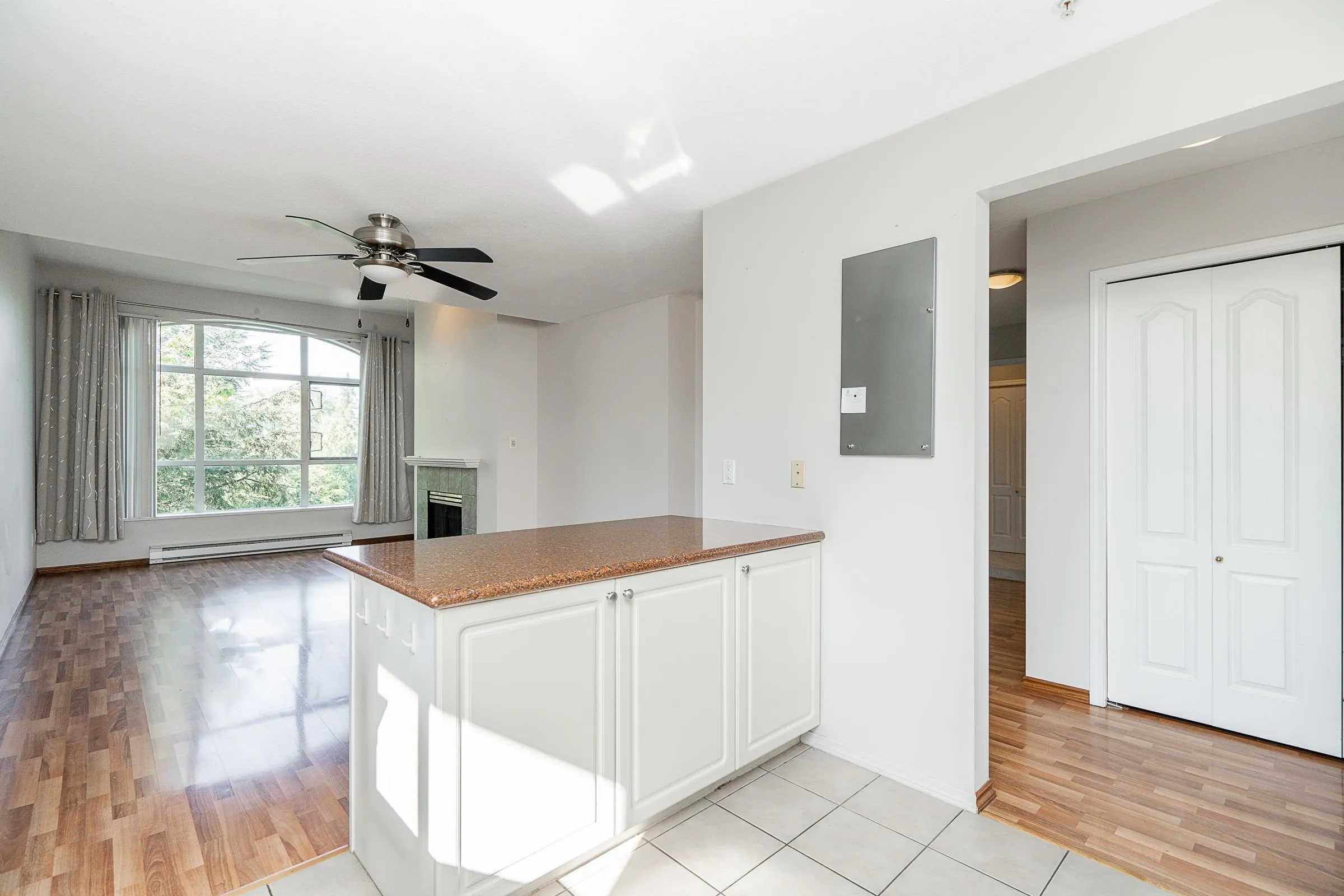 403 2559 Parkview Lane
