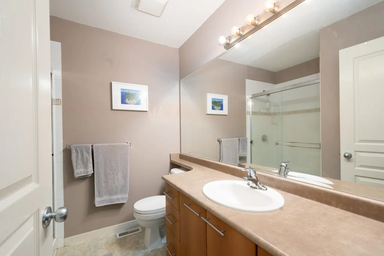 52 2000 Panorama Drive