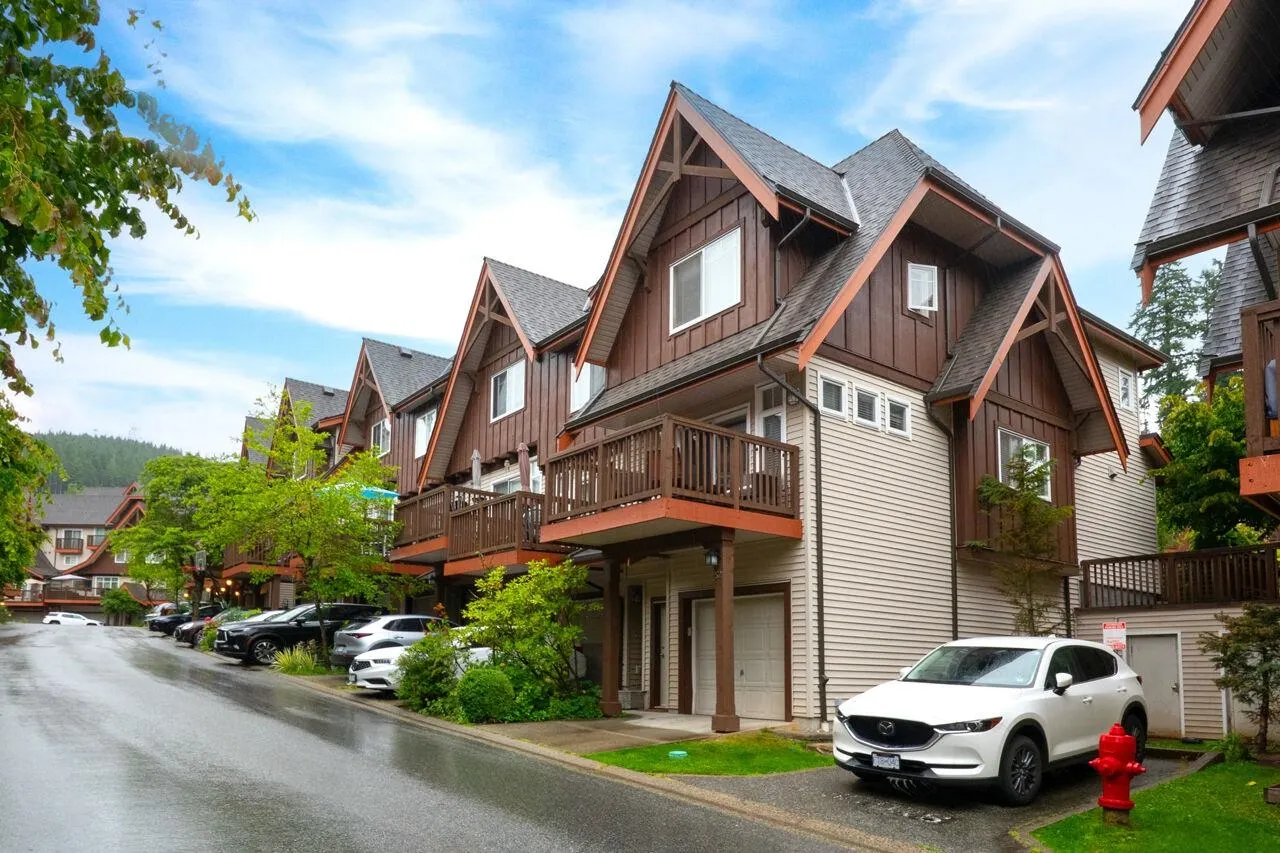 52 2000 Panorama Drive
