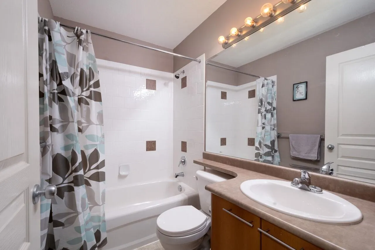 52 2000 Panorama Drive