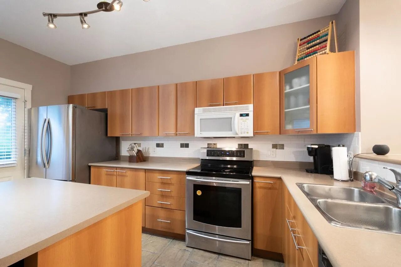 52 2000 Panorama Drive