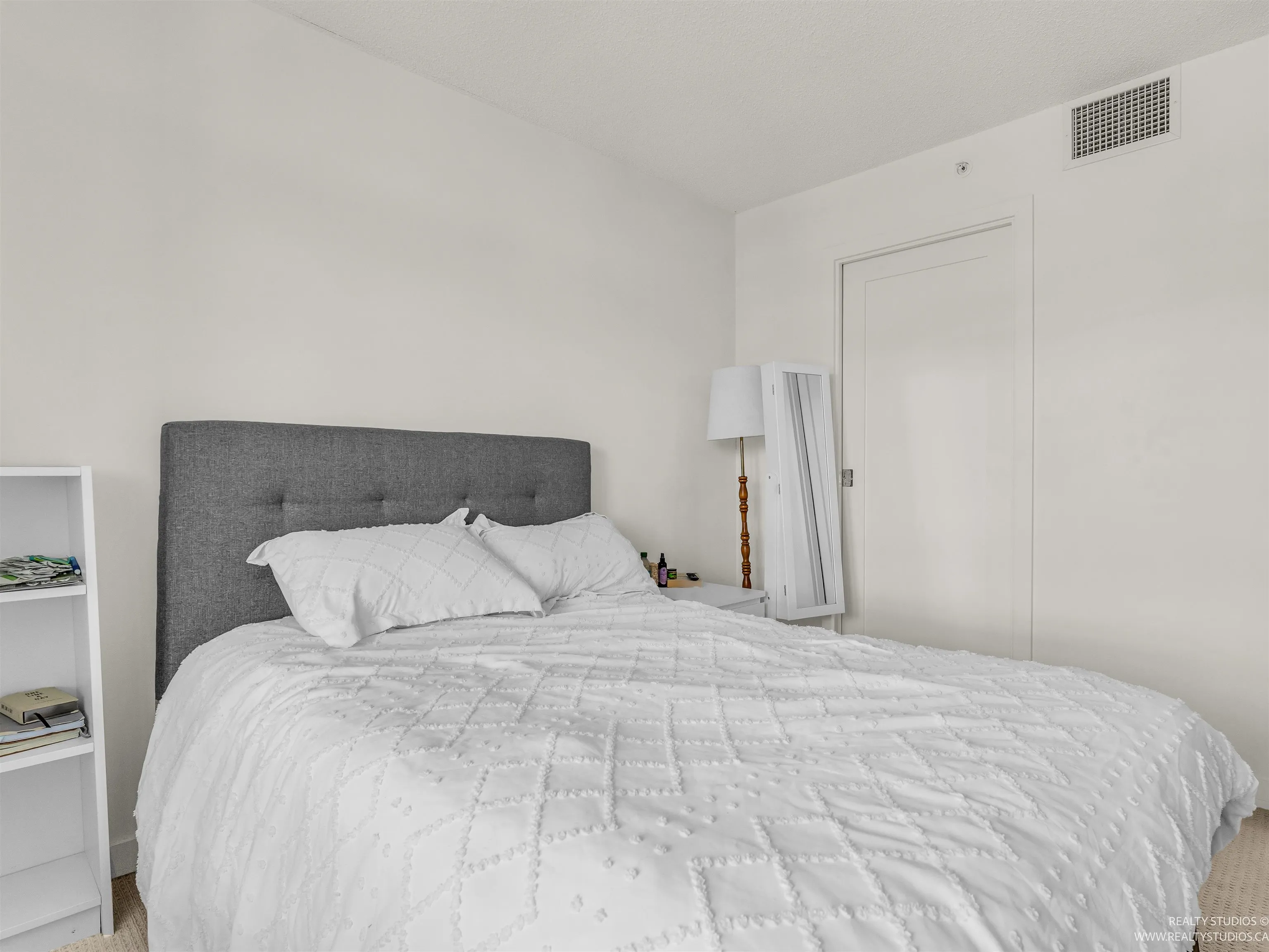 768 2080 W Broadway