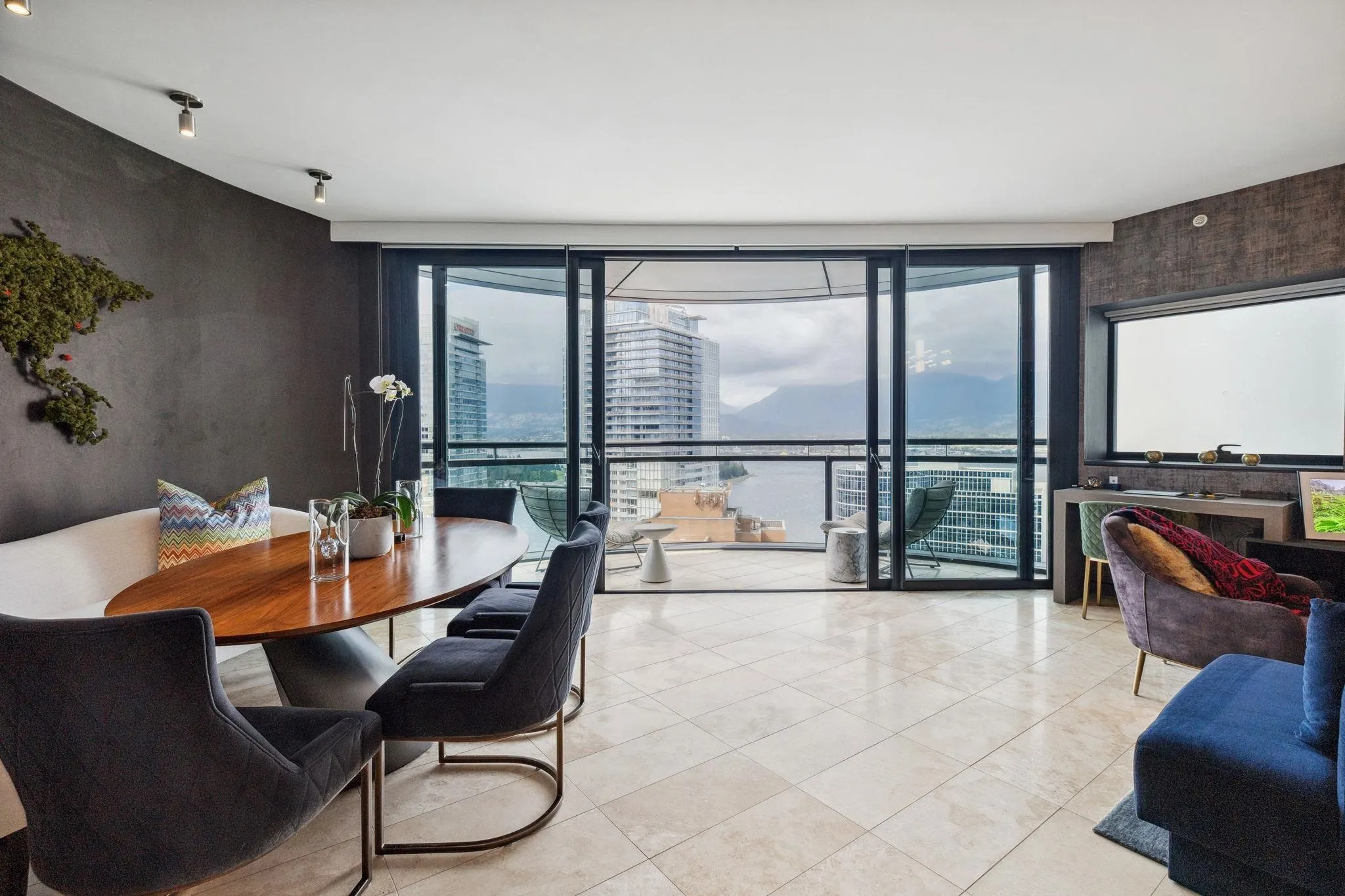 3006 838 W Hastings Street