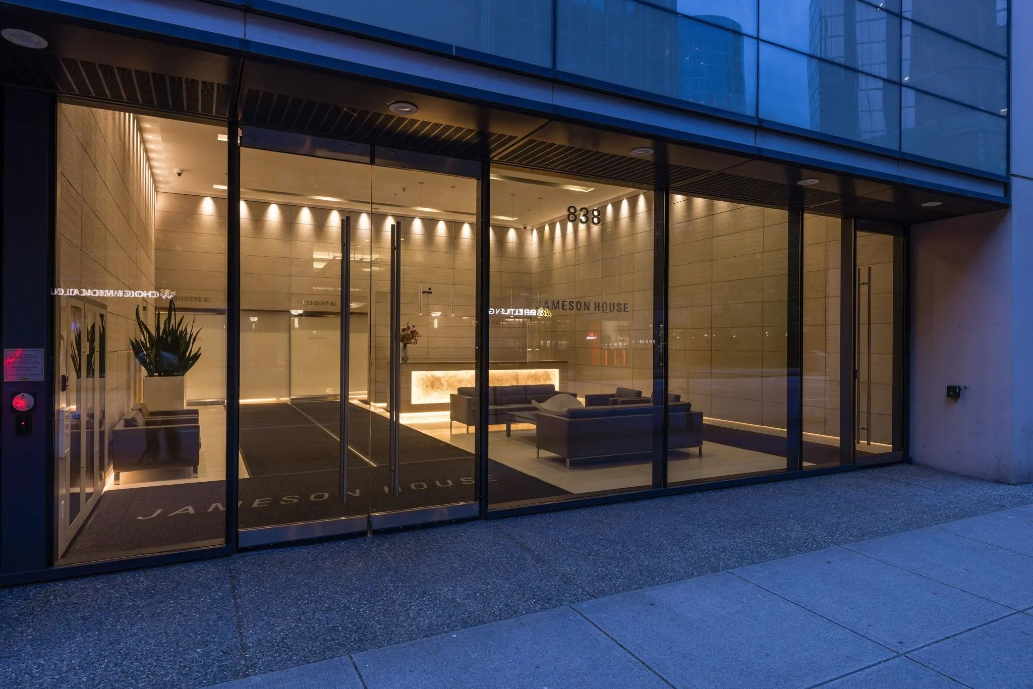 3006 838 W Hastings Street