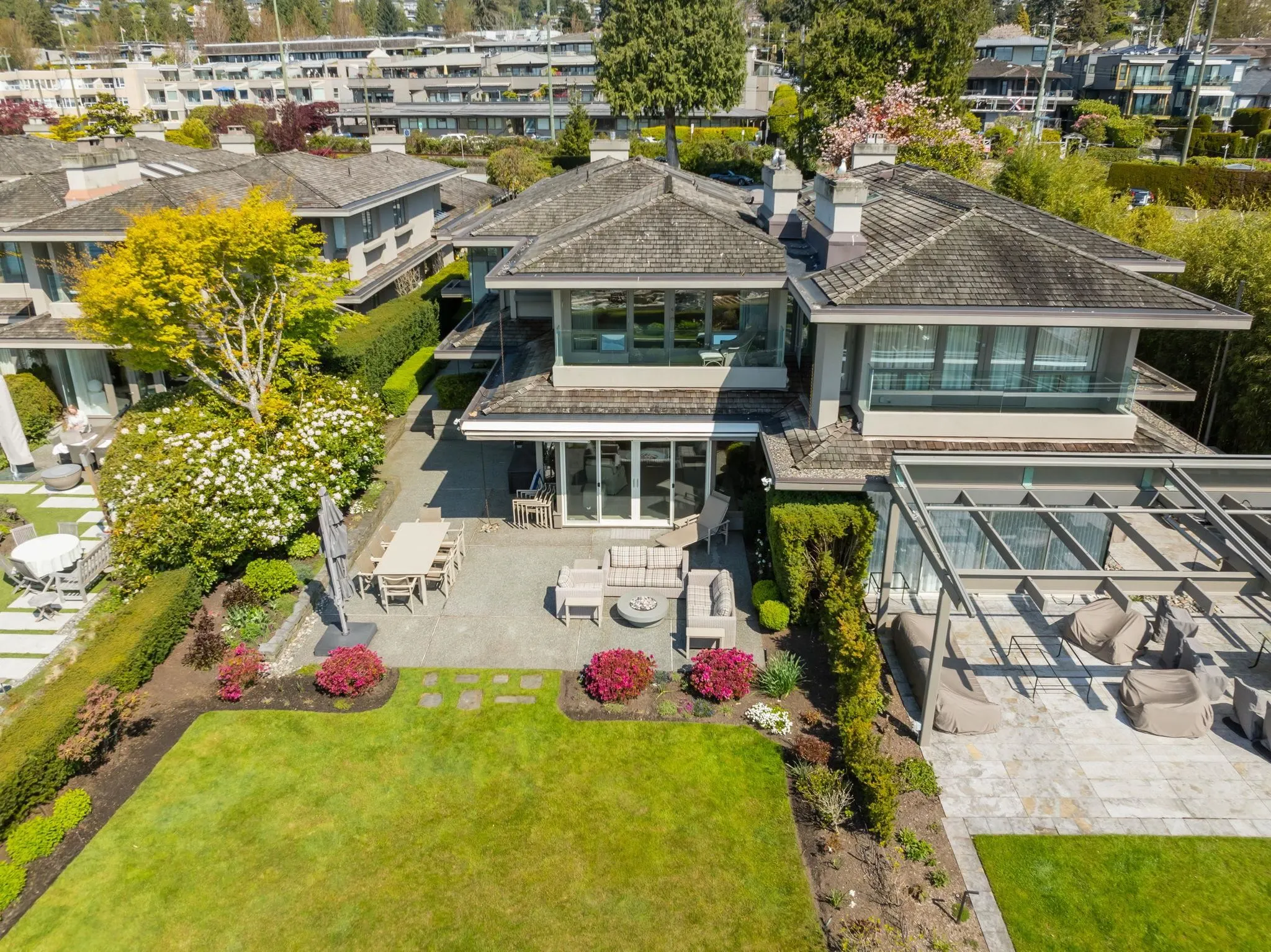 2406 Bellevue Avenue
