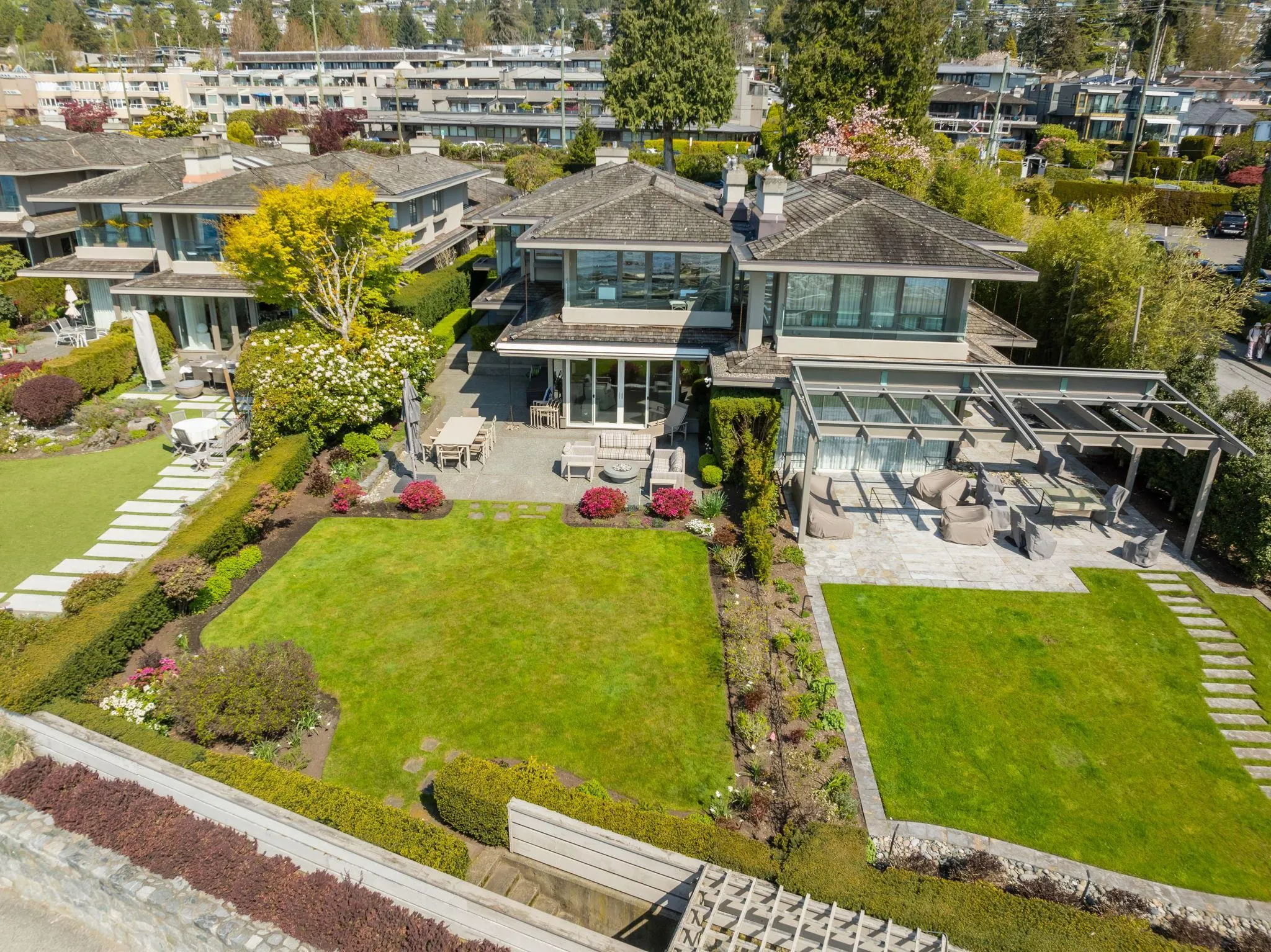 2406 Bellevue Avenue