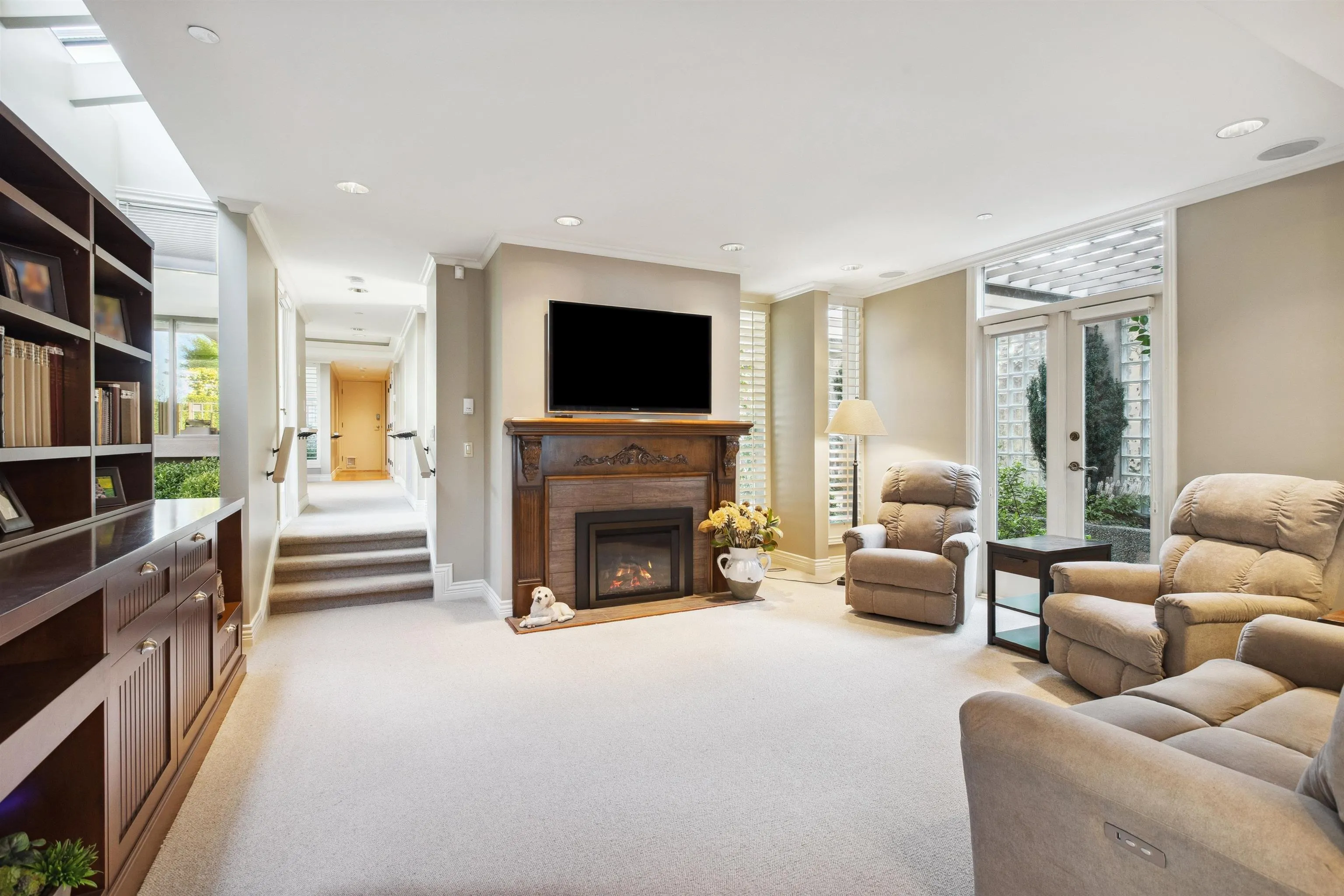 2406 Bellevue Avenue