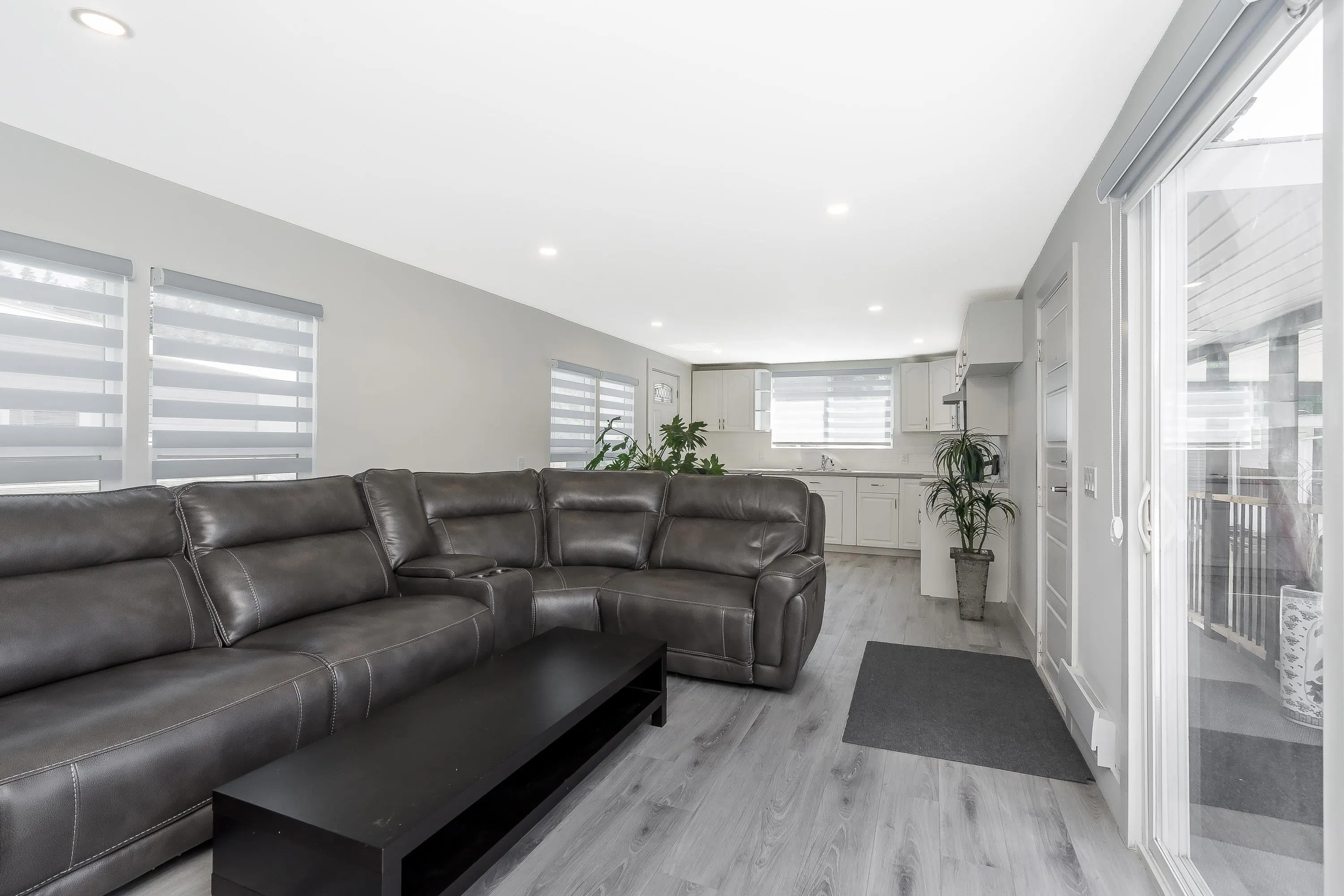 9 3031 200 Street