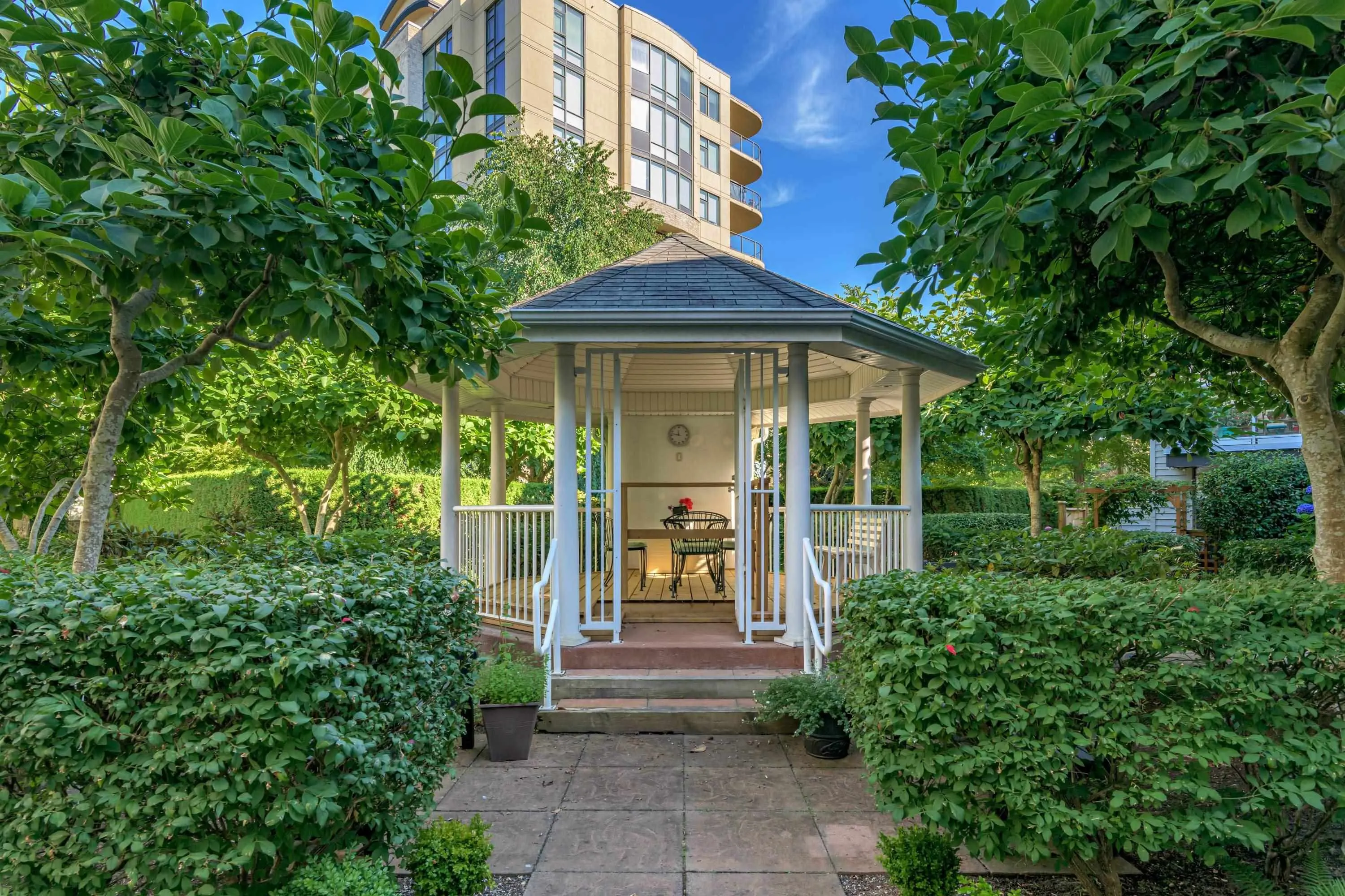 311 1588 Best Street