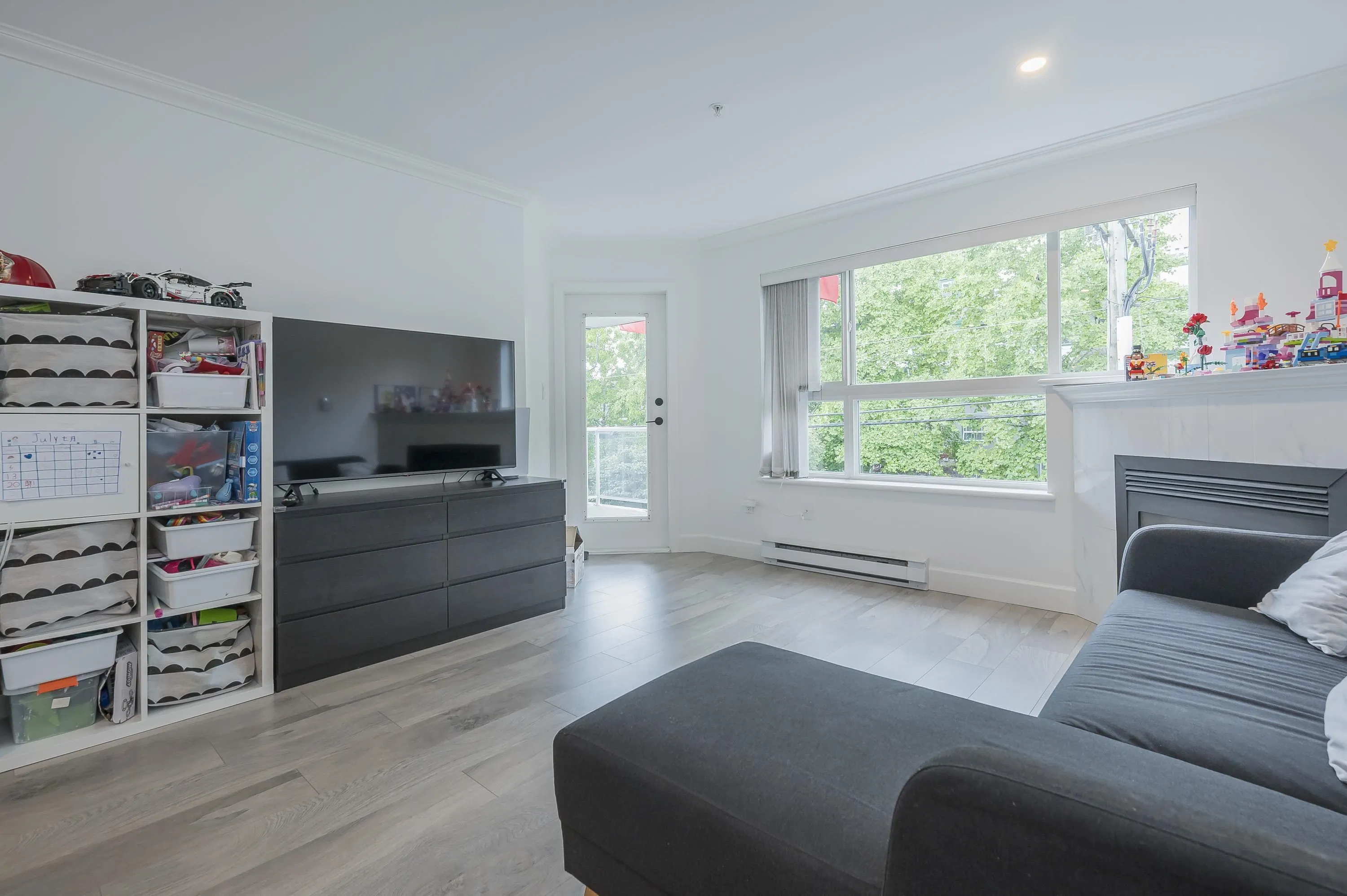 311 1588 Best Street