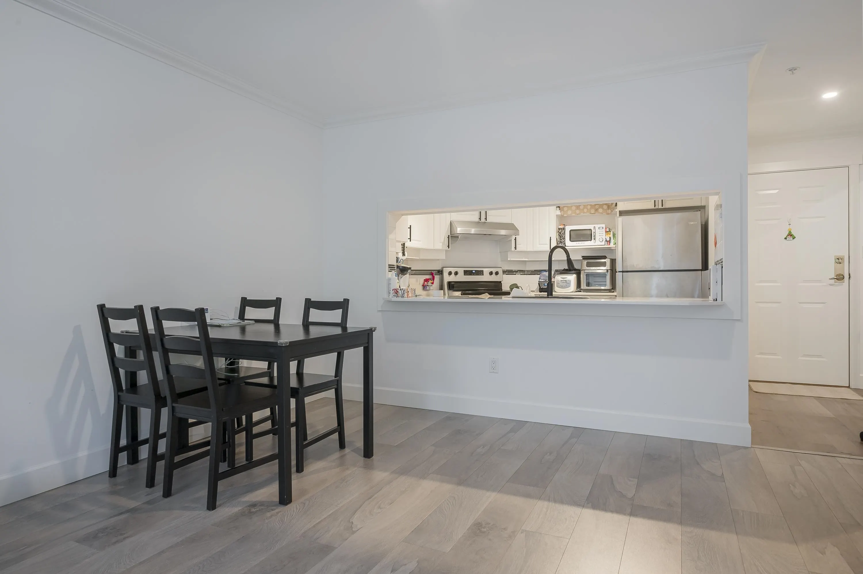 311 1588 Best Street