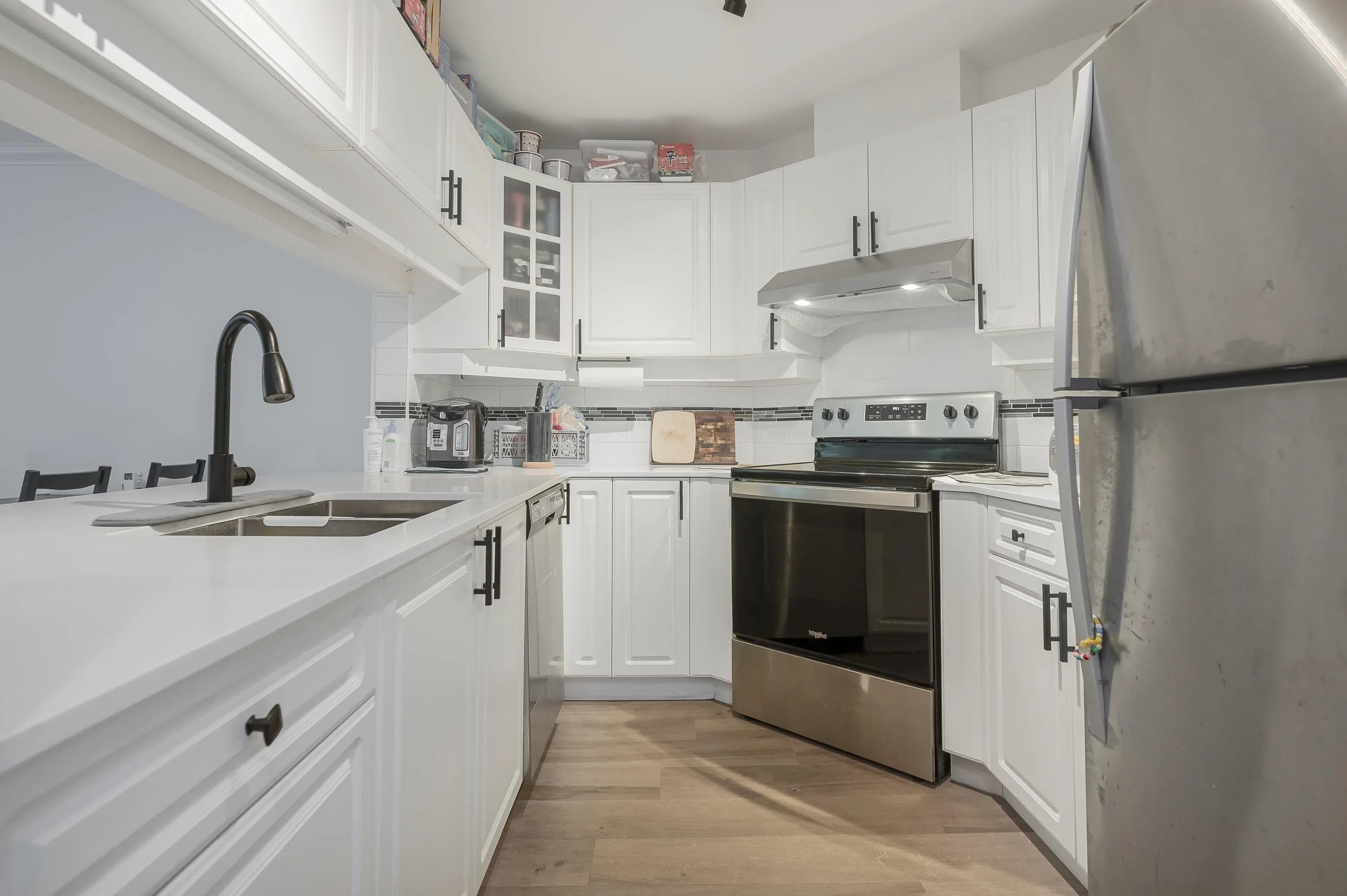 311 1588 Best Street