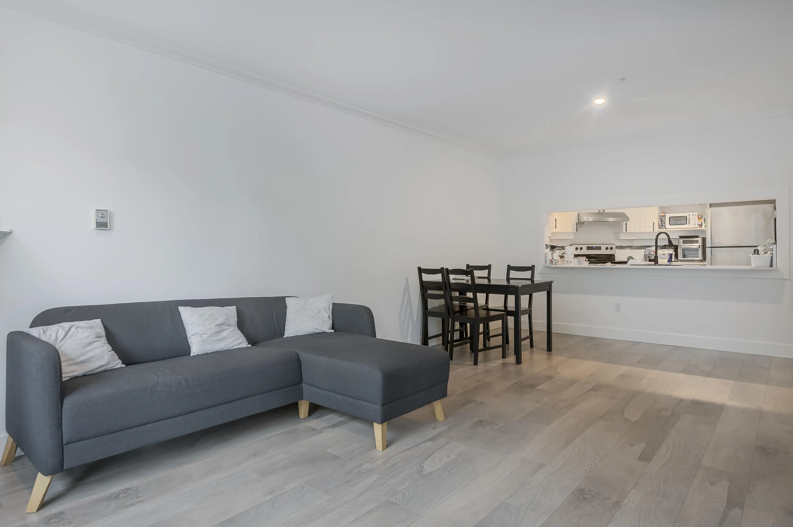 311 1588 Best Street