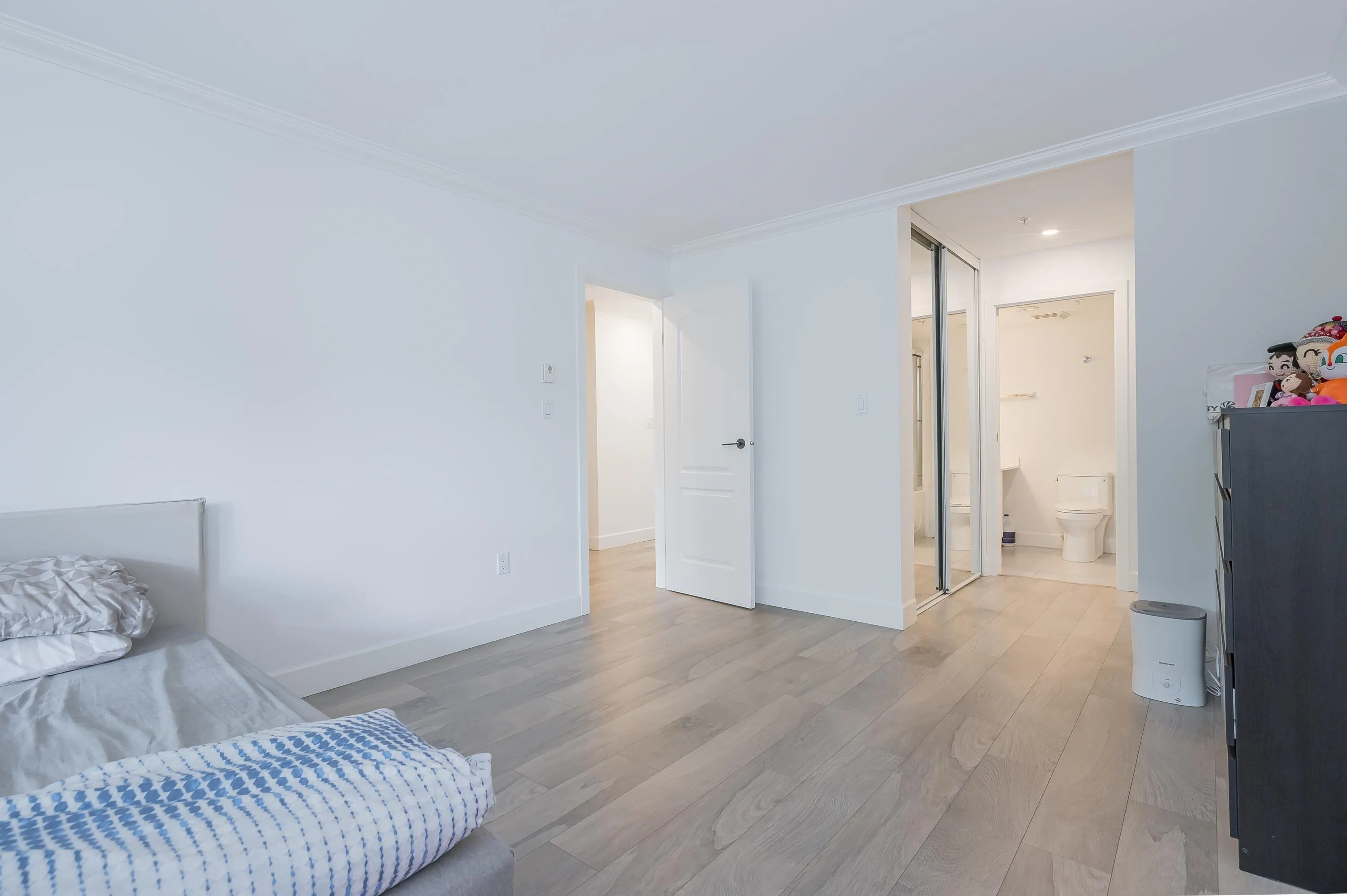 311 1588 Best Street