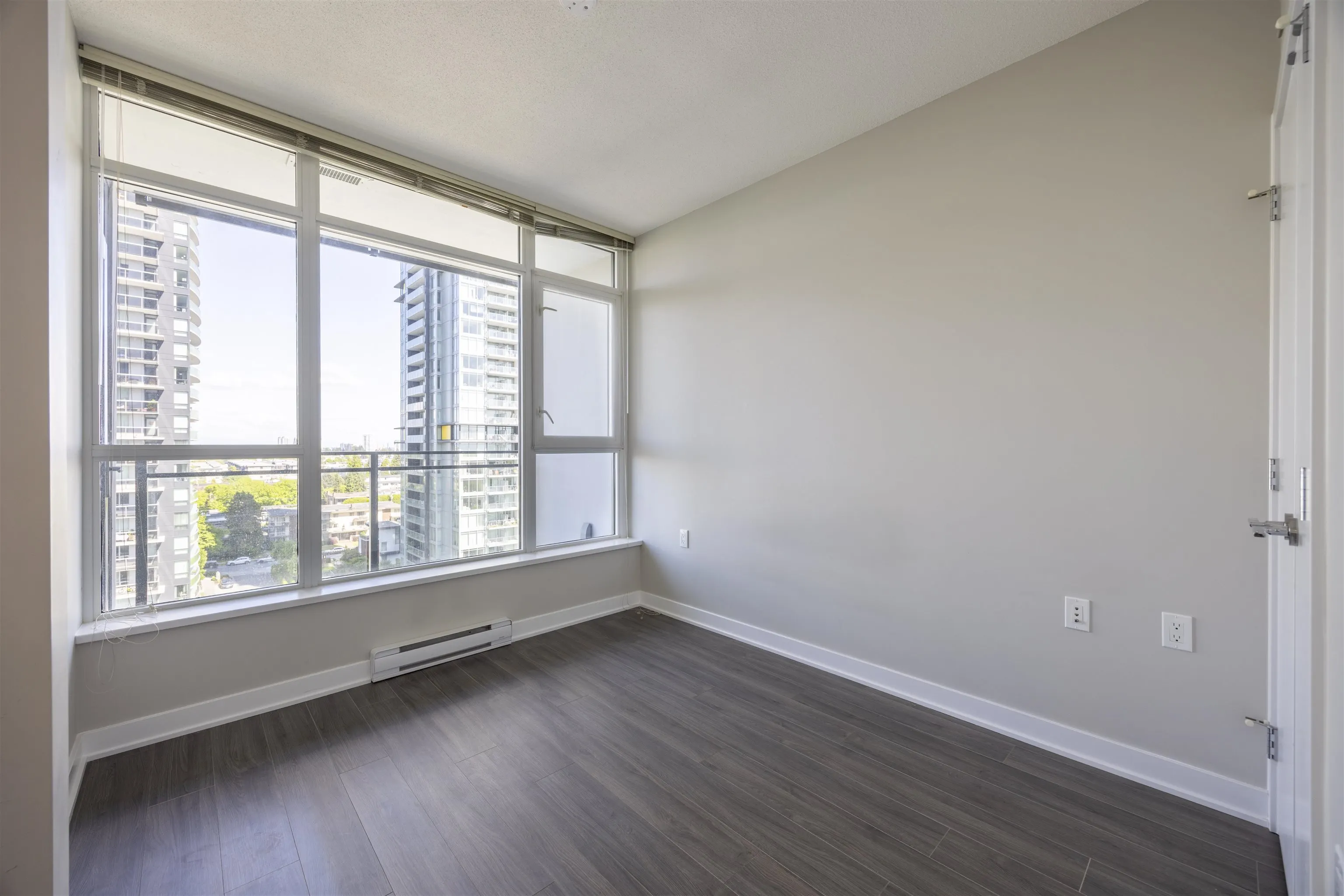 1107 4900 Lennox Lane
