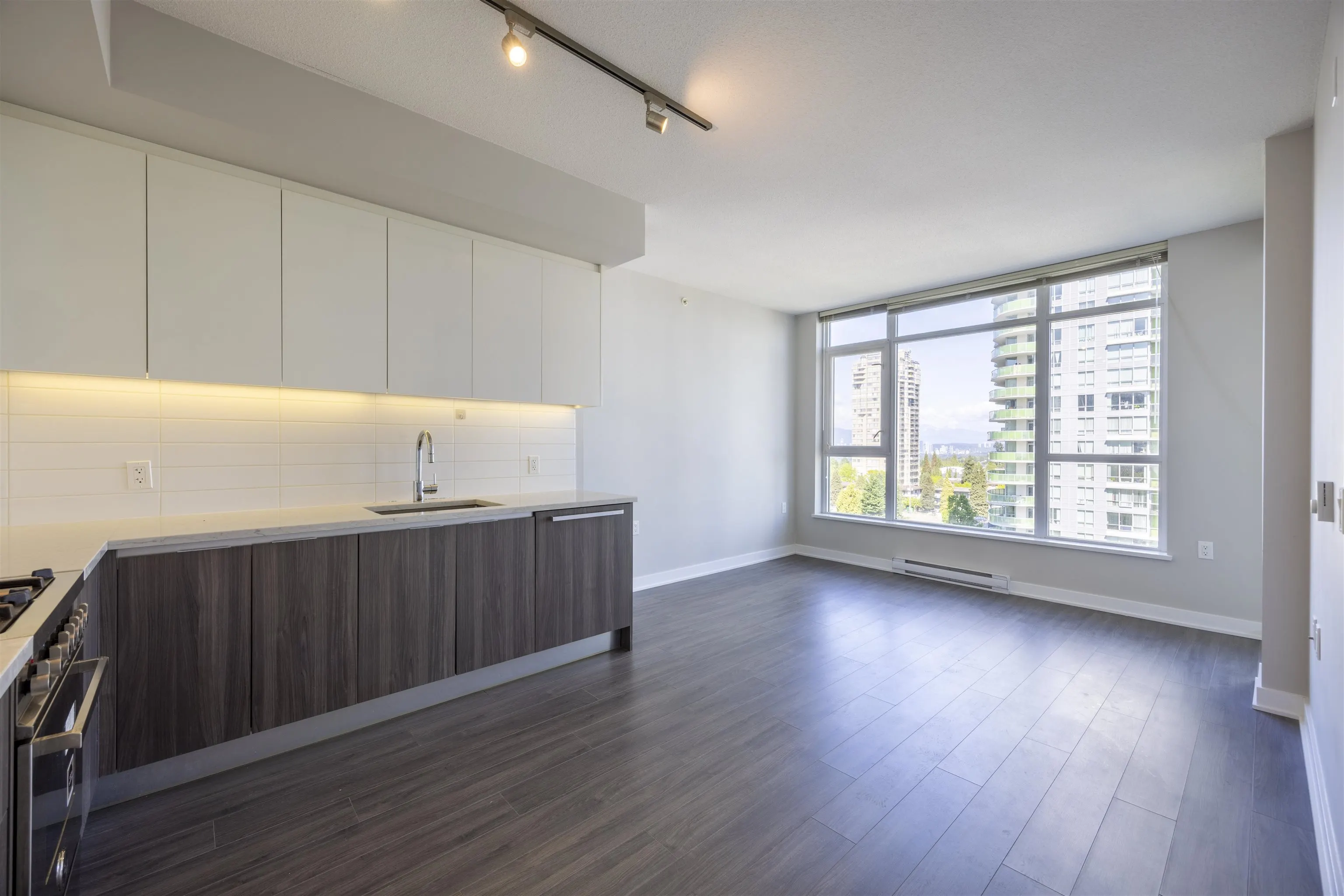 1107 4900 Lennox Lane
