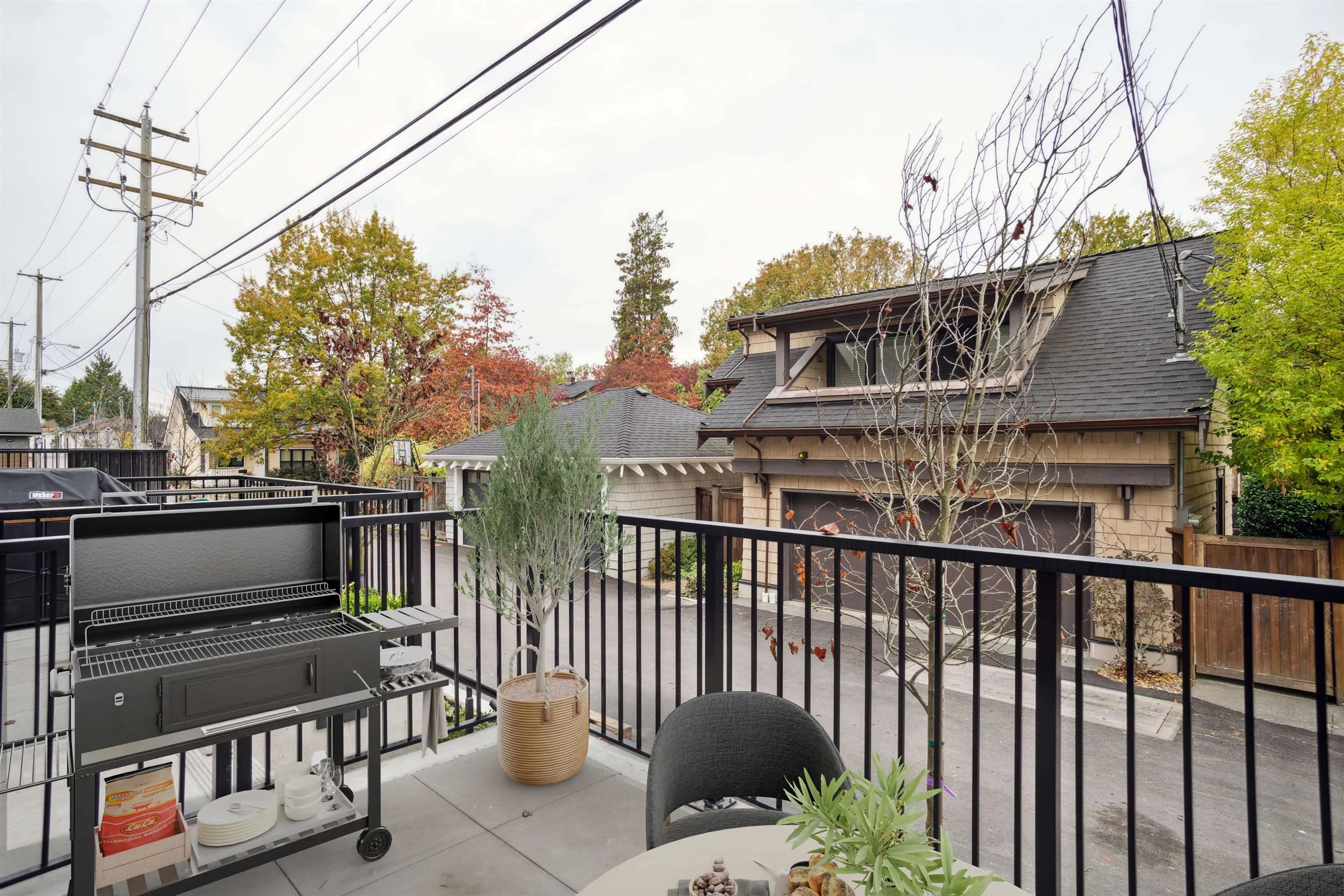 197 W King Edward Ave Street