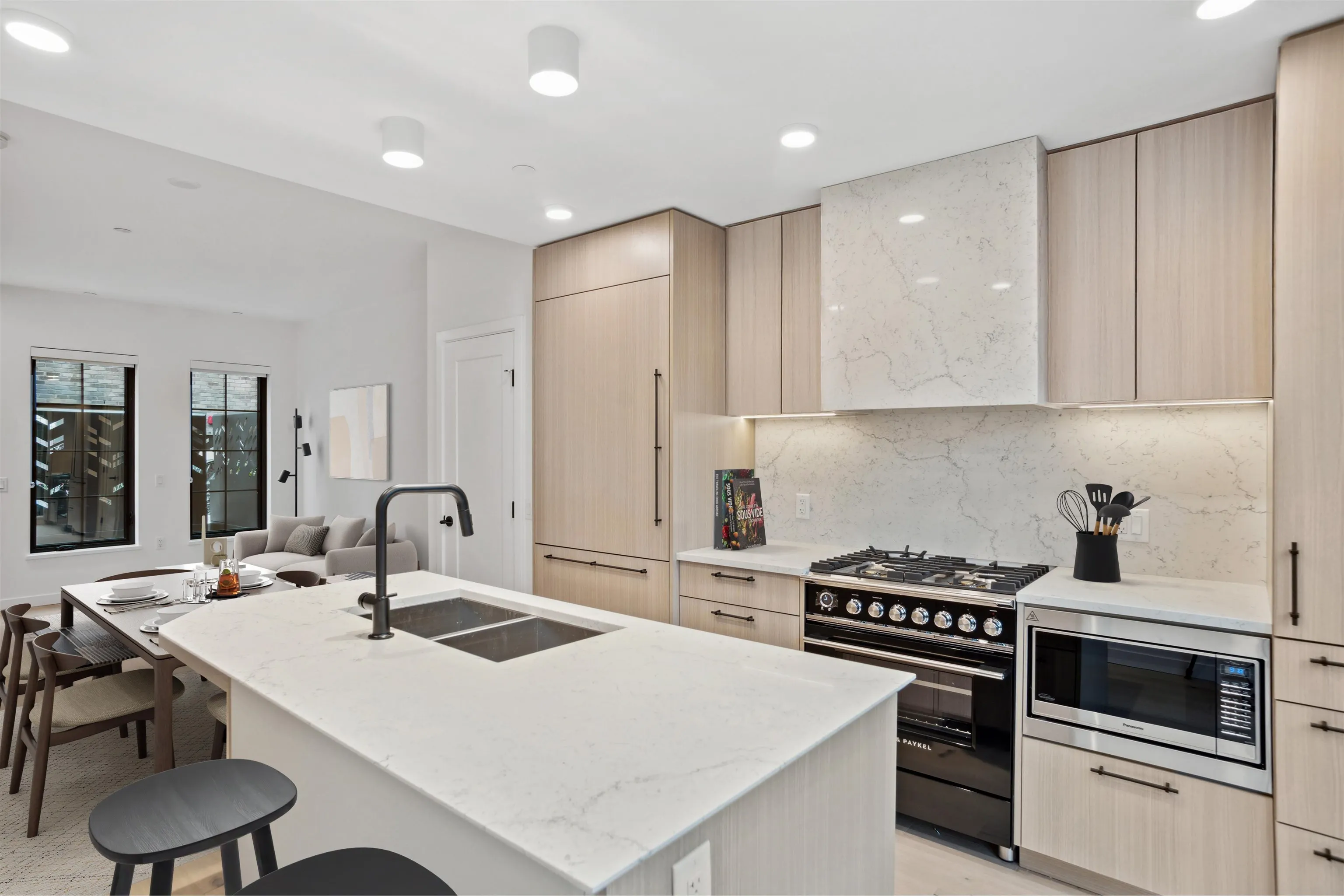 197 W King Edward Ave Street