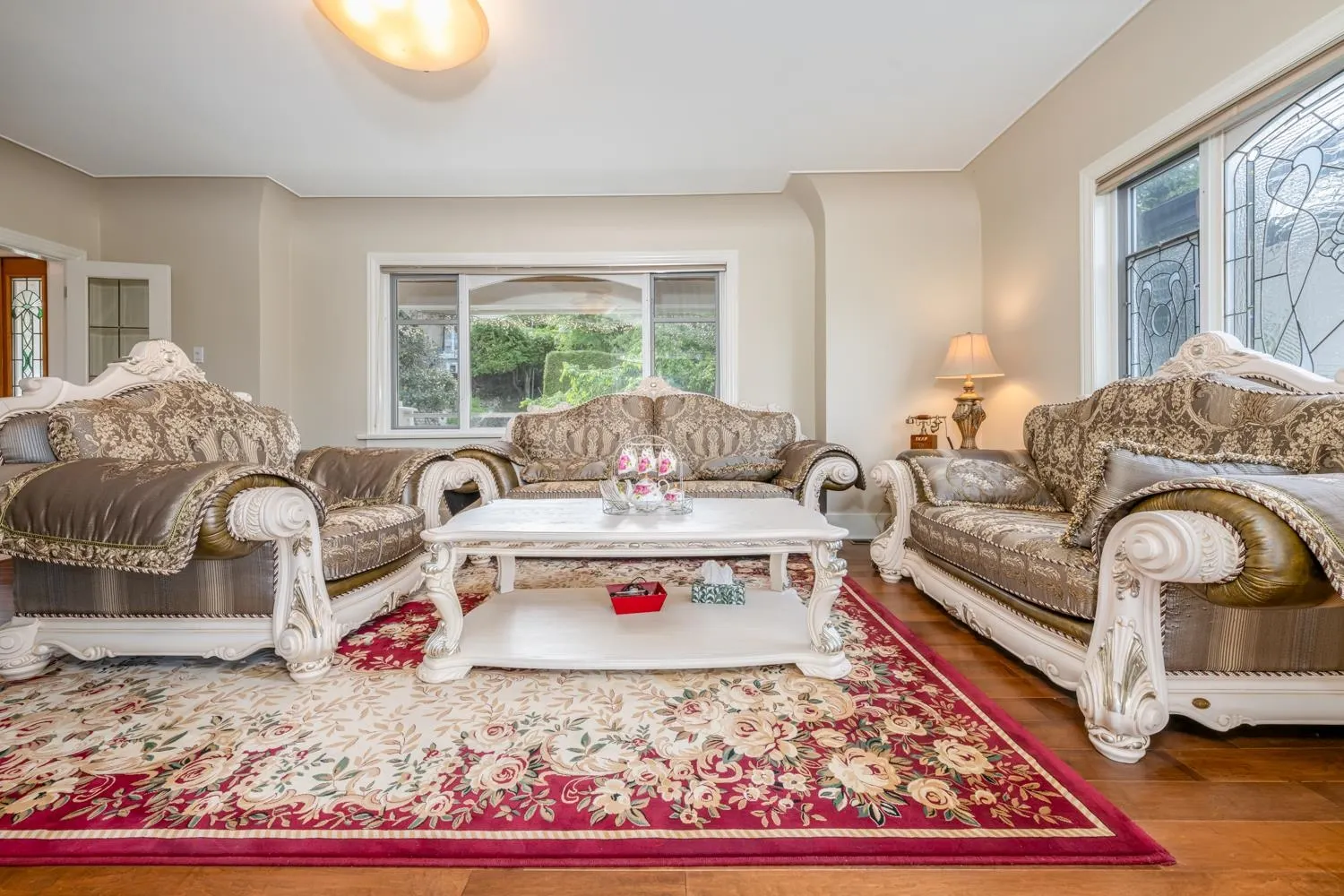 4389 Locarno Crescent