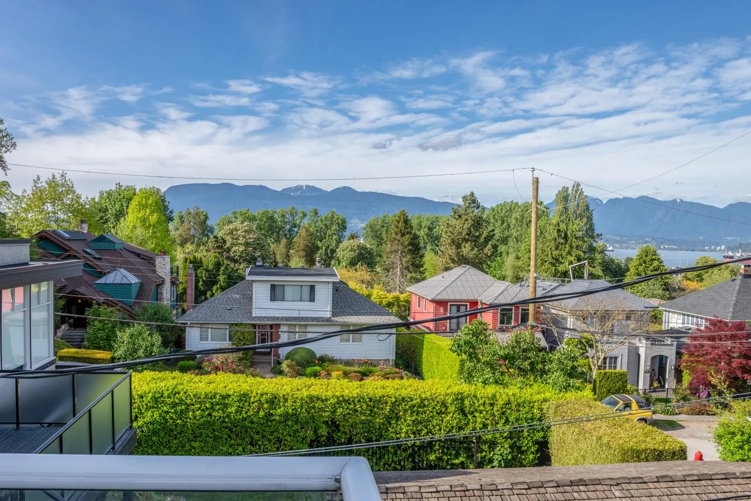 4389 Locarno Crescent