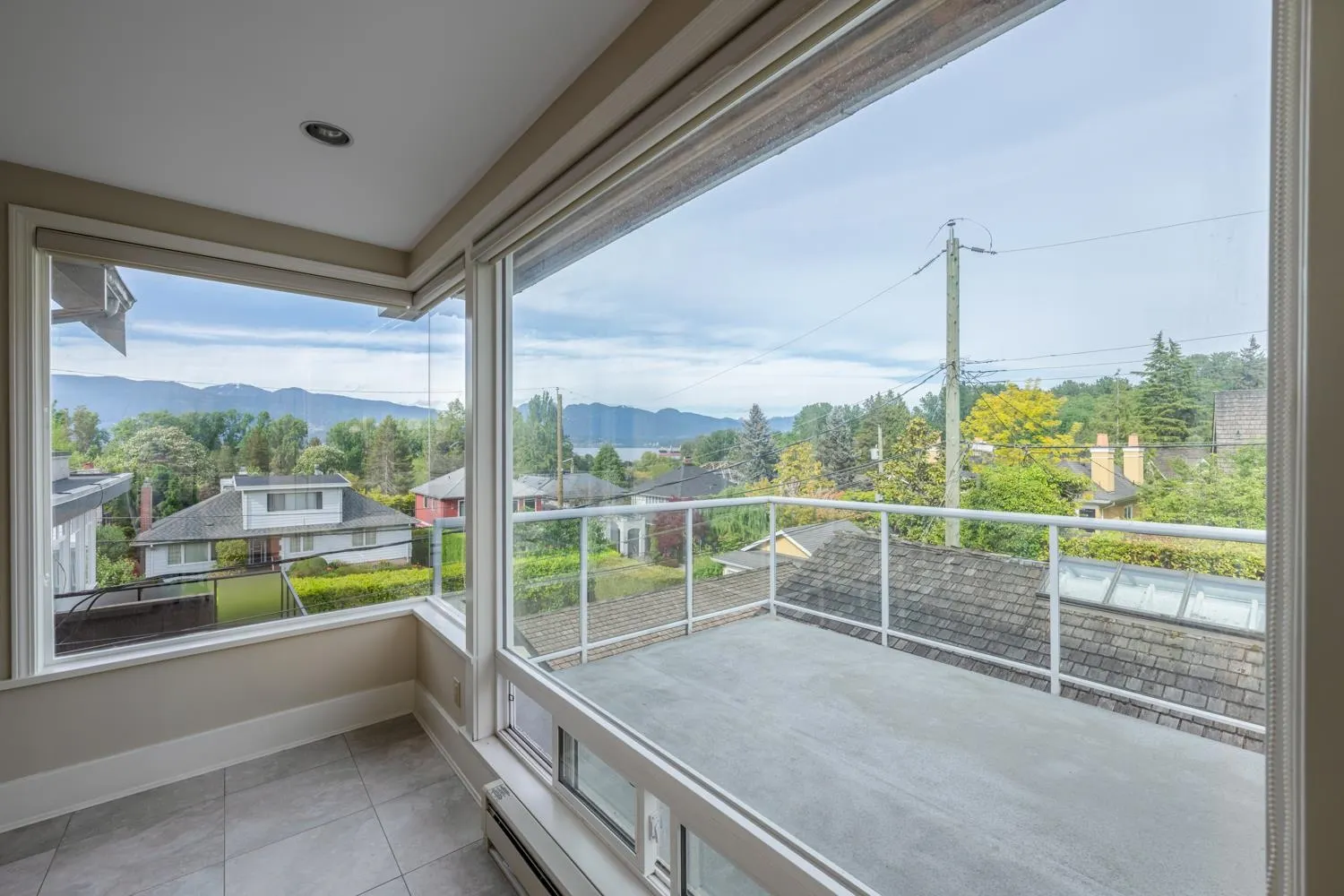 4389 Locarno Crescent