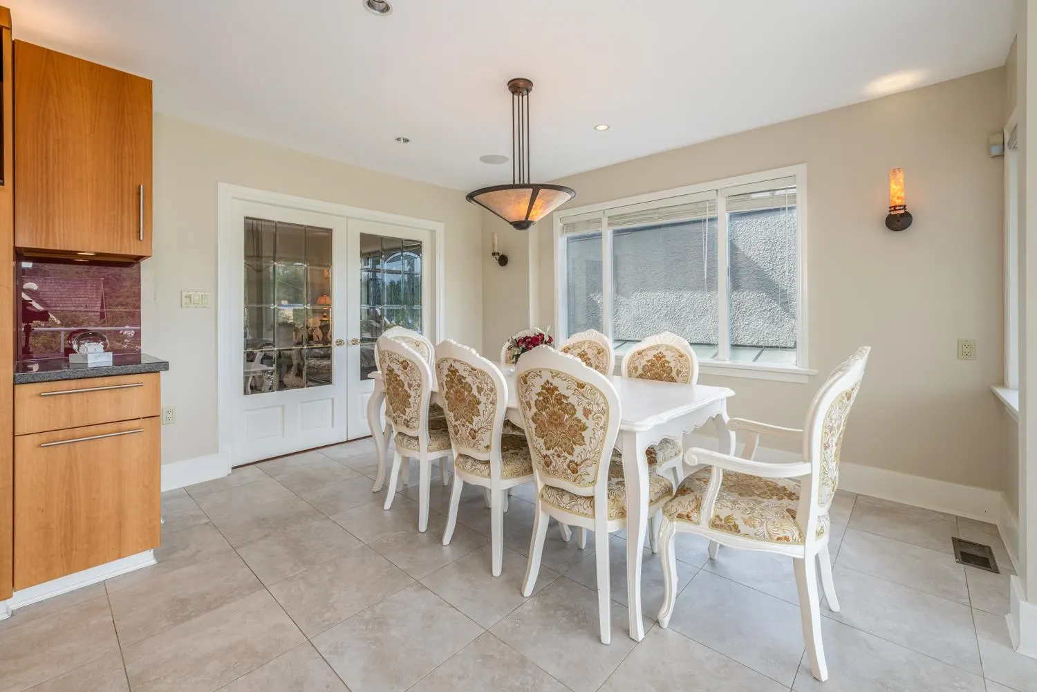 4389 Locarno Crescent